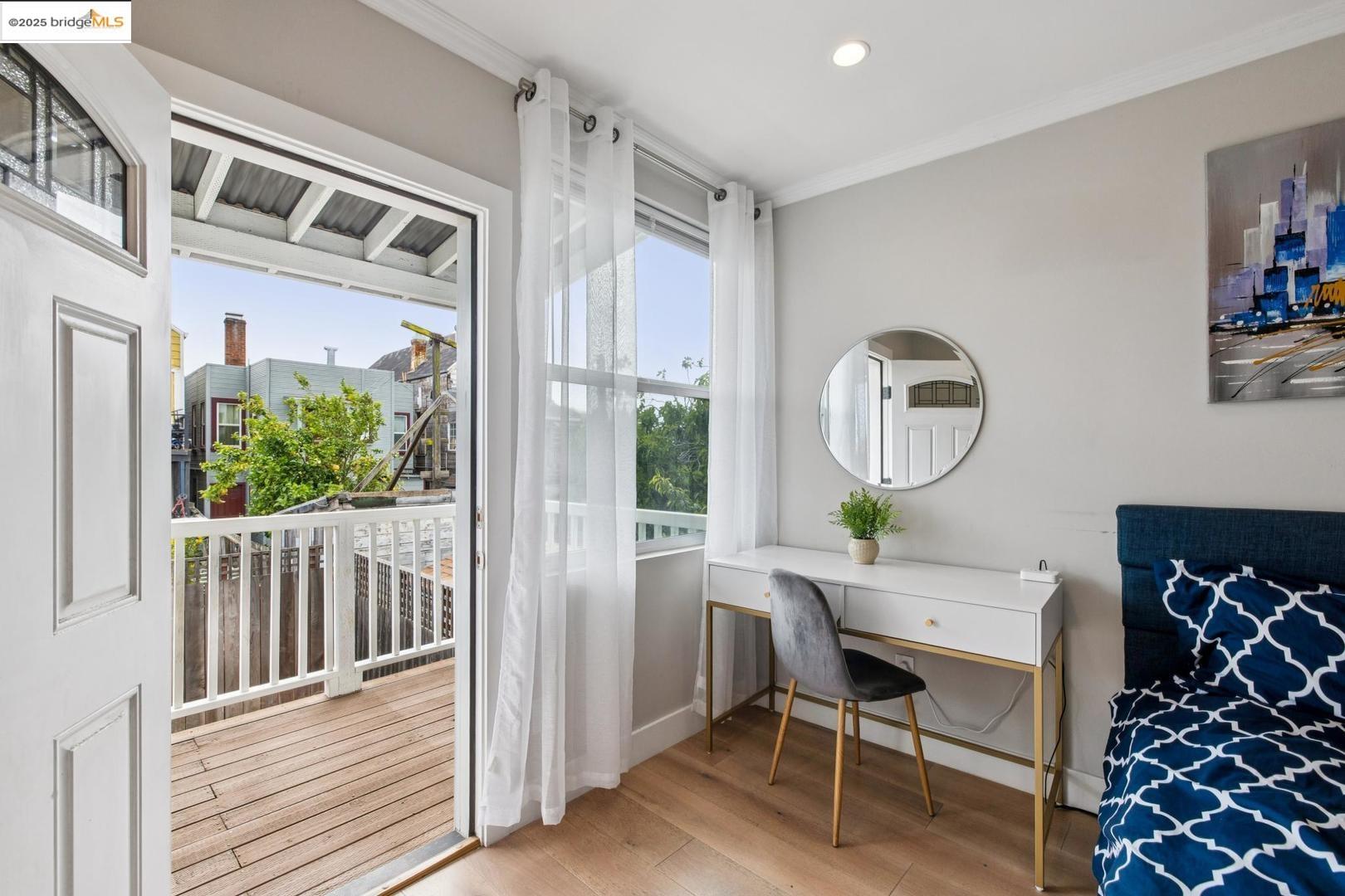 Detail Gallery Image 8 of 60 For 1537 Revere Ave, San Francisco,  CA 94124 - 8 Beds | 5 Baths