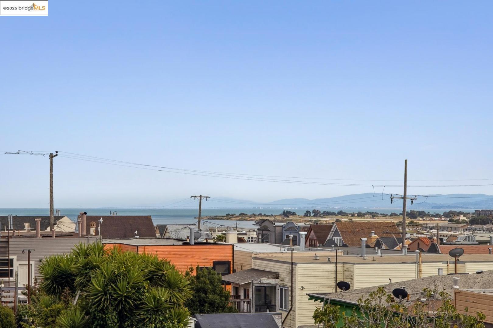 Detail Gallery Image 9 of 60 For 1537 Revere Ave, San Francisco,  CA 94124 - 8 Beds | 5 Baths