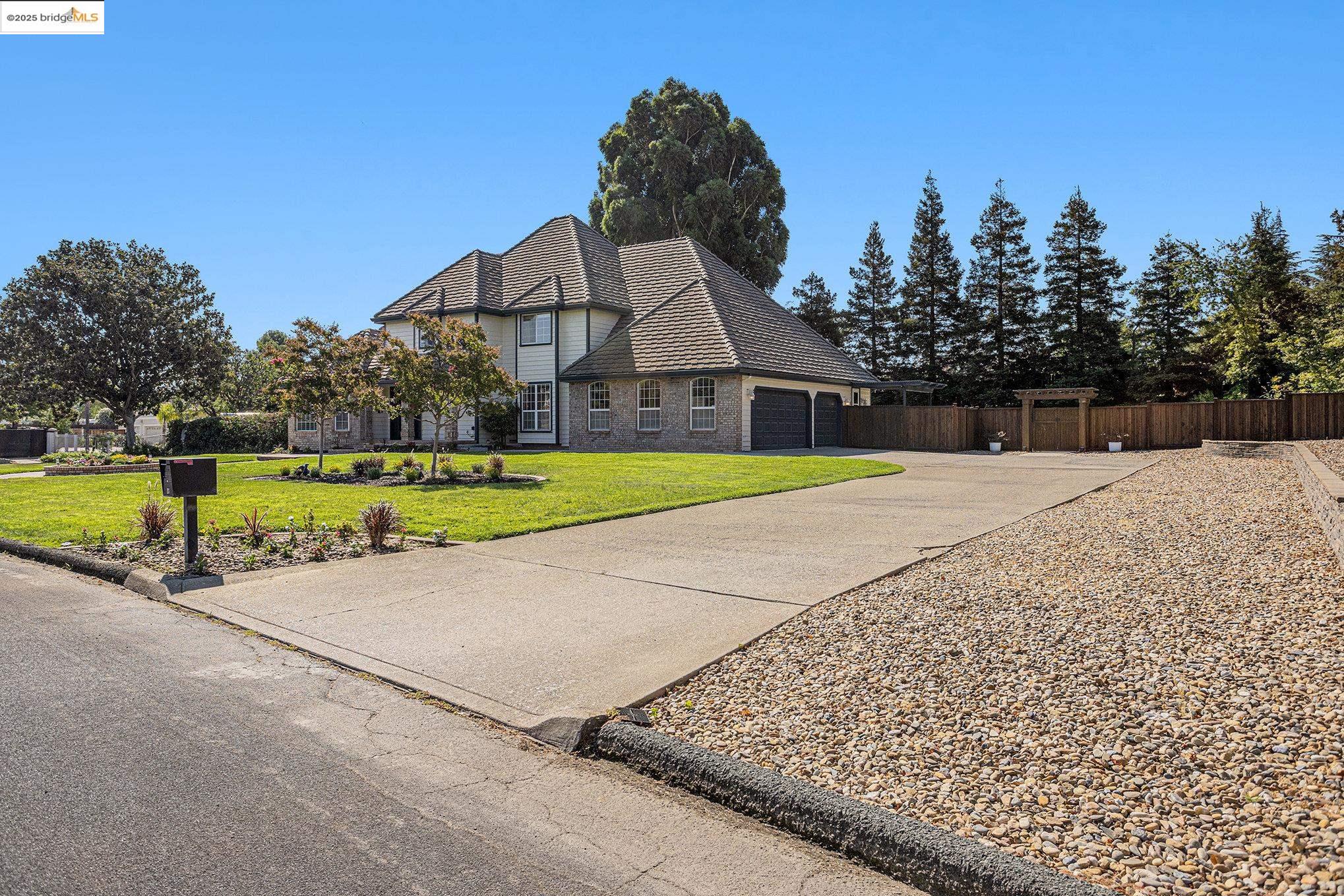Detail Gallery Image 4 of 59 For 15 Madeira Ct, Oakley,  CA 94561 - 4 Beds | 3/1 Baths