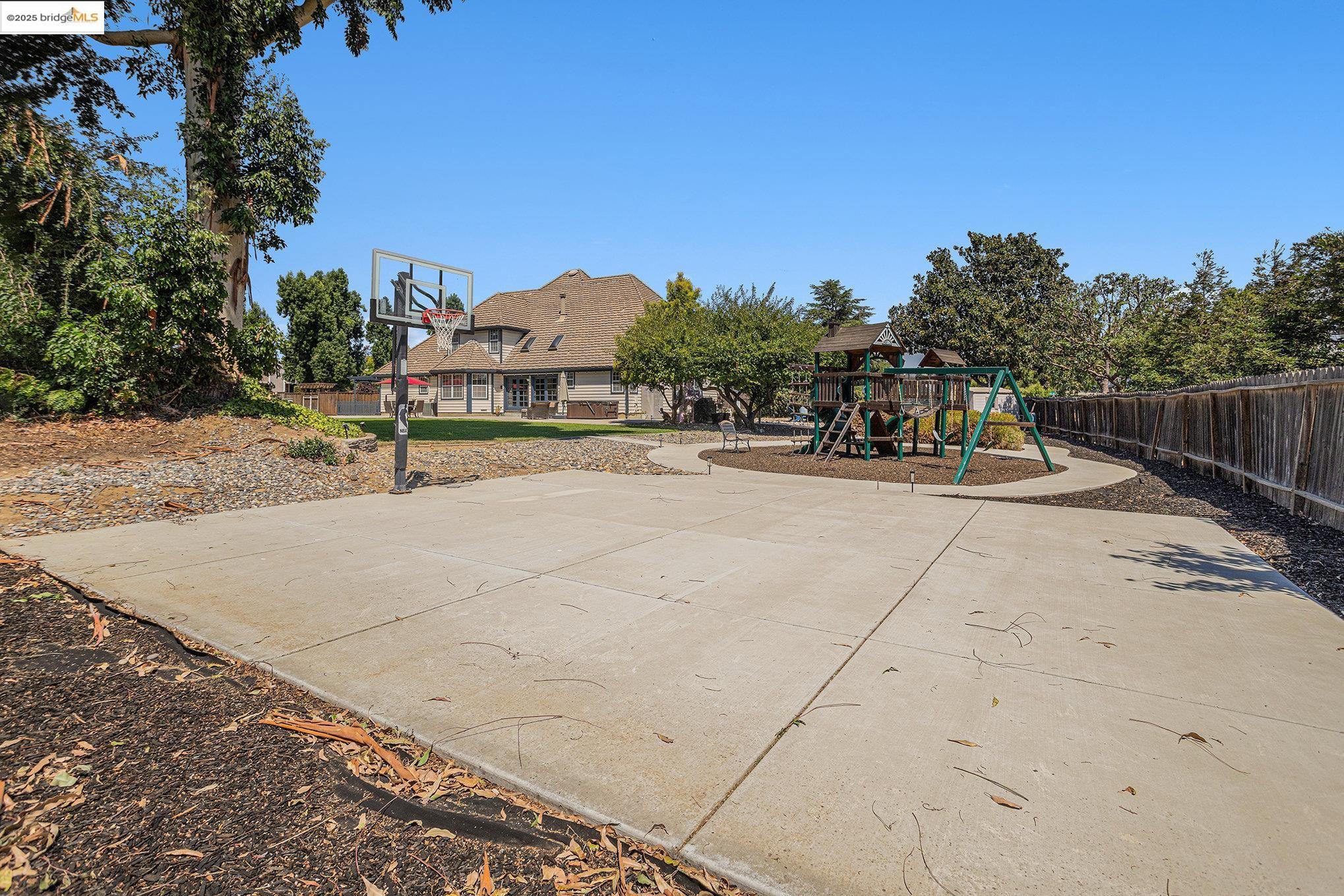 Detail Gallery Image 53 of 59 For 15 Madeira Ct, Oakley,  CA 94561 - 4 Beds | 3/1 Baths