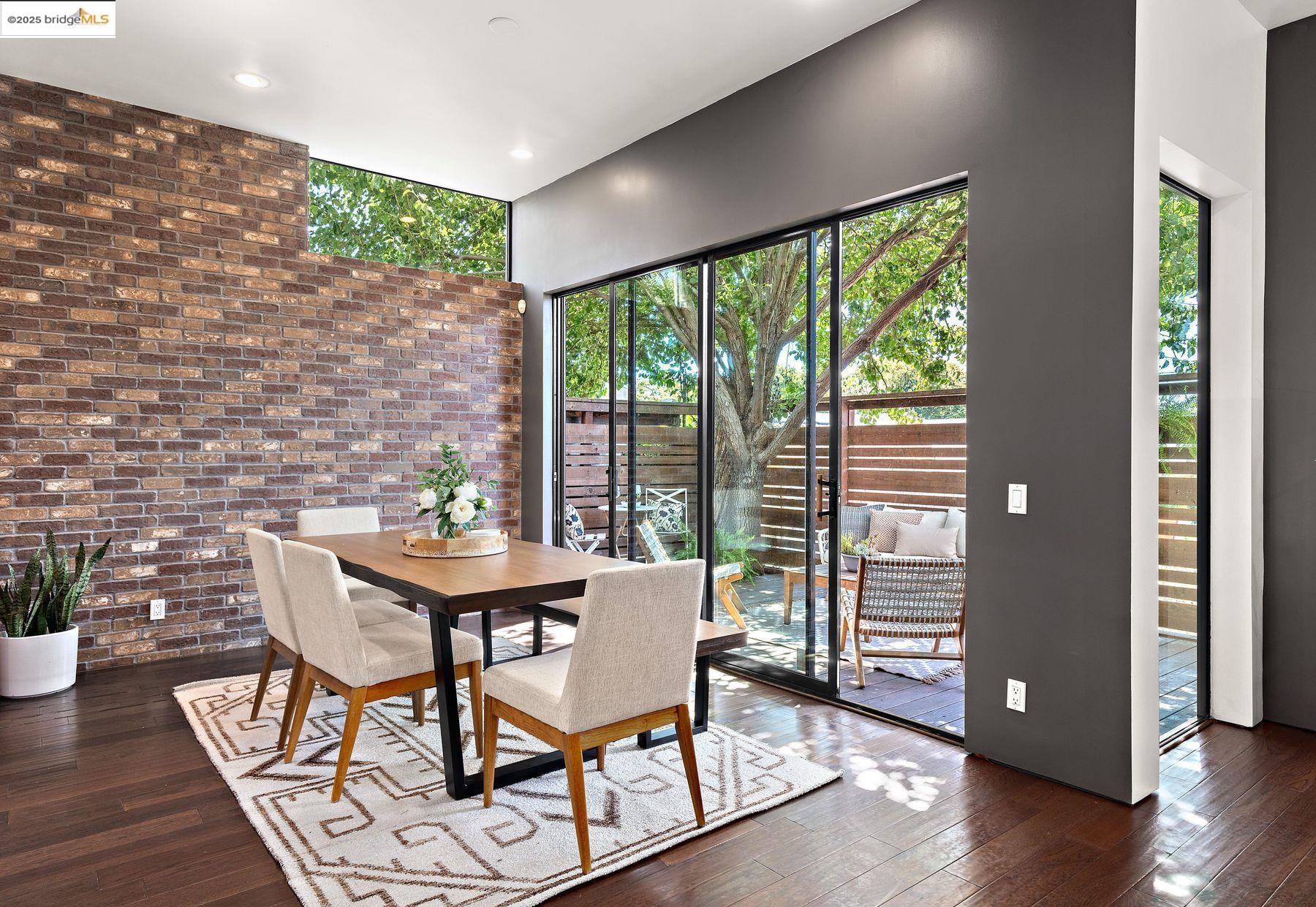 Detail Gallery Image 14 of 39 For 1406 San Pablo Ave a,  Berkeley,  CA 94702 - 2 Beds | 1/1 Baths