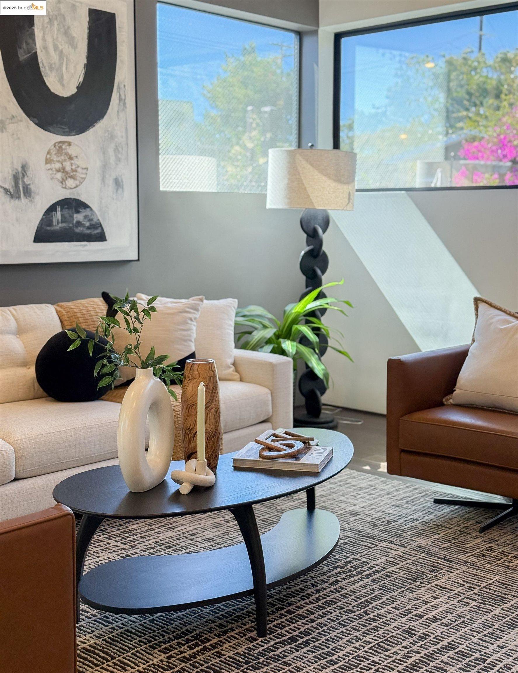 Detail Gallery Image 6 of 39 For 1406 San Pablo Ave a,  Berkeley,  CA 94702 - 2 Beds | 1/1 Baths