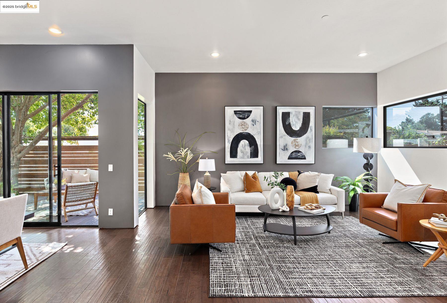 Detail Gallery Image 9 of 39 For 1406 San Pablo Ave a,  Berkeley,  CA 94702 - 2 Beds | 1/1 Baths