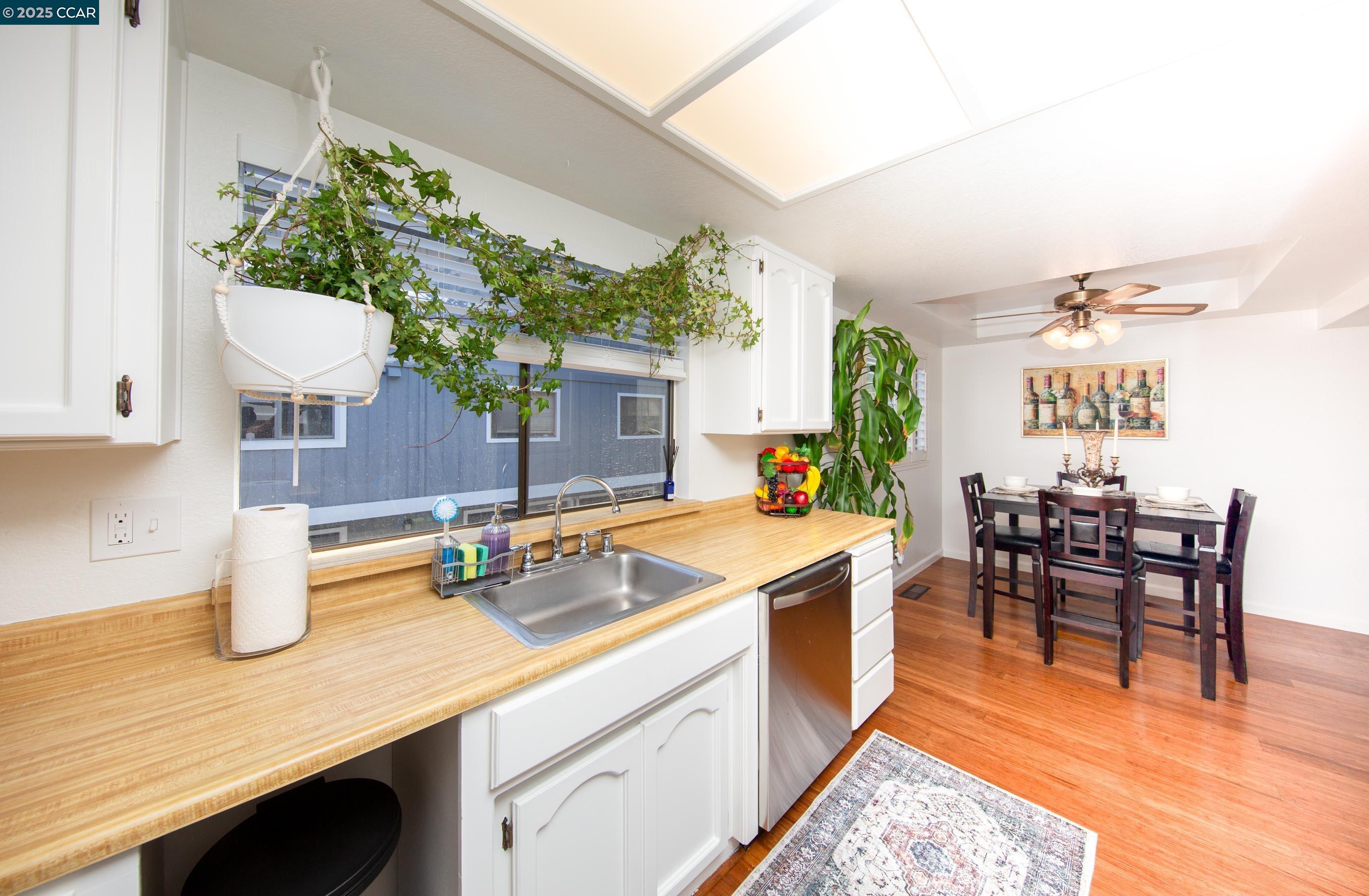 Photo #3: 41108073 Listing: Photo #3