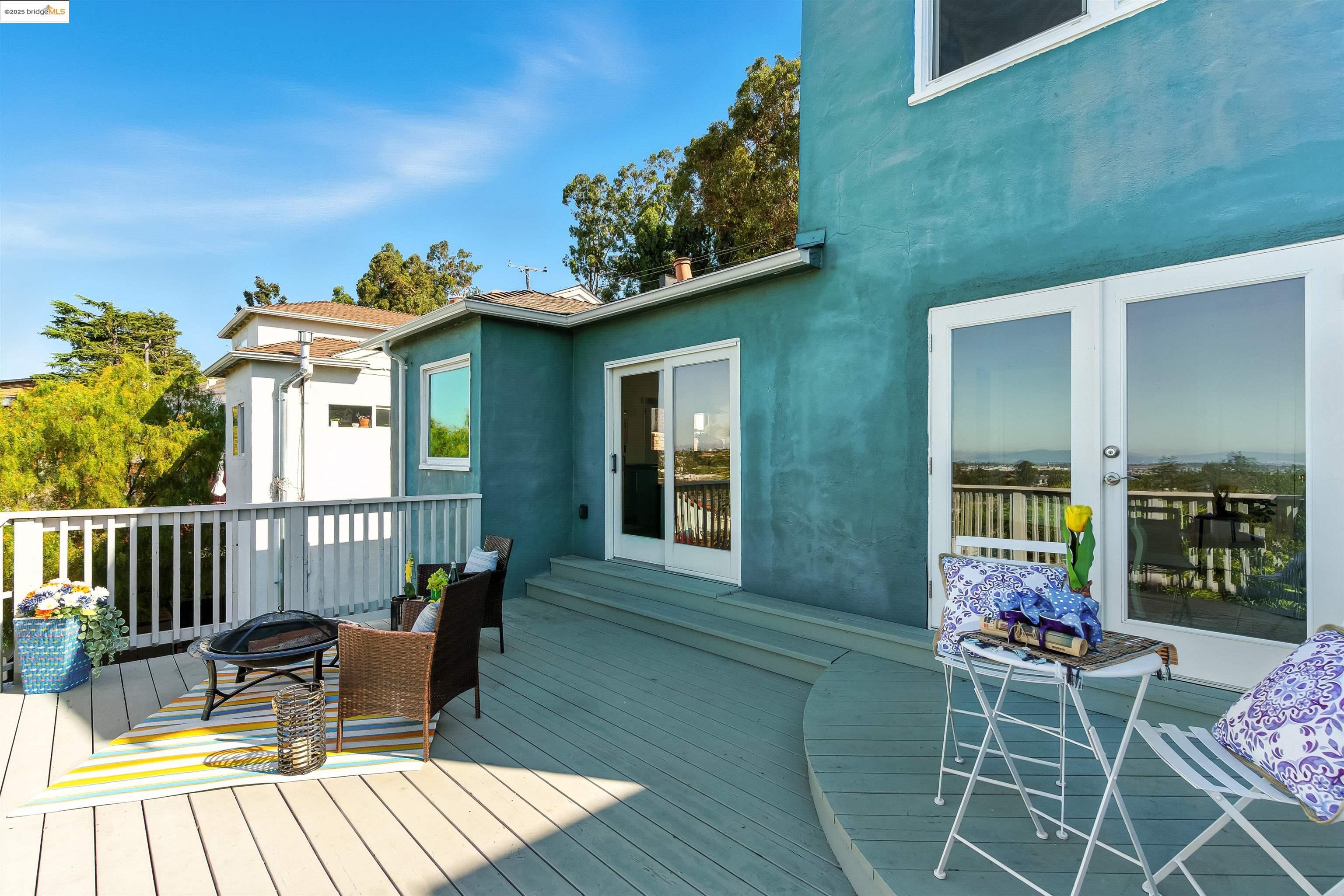 Detail Gallery Image 26 of 39 For 6623 Outlook Ave, Oakland,  CA 94605 - 3 Beds | 1/1 Baths