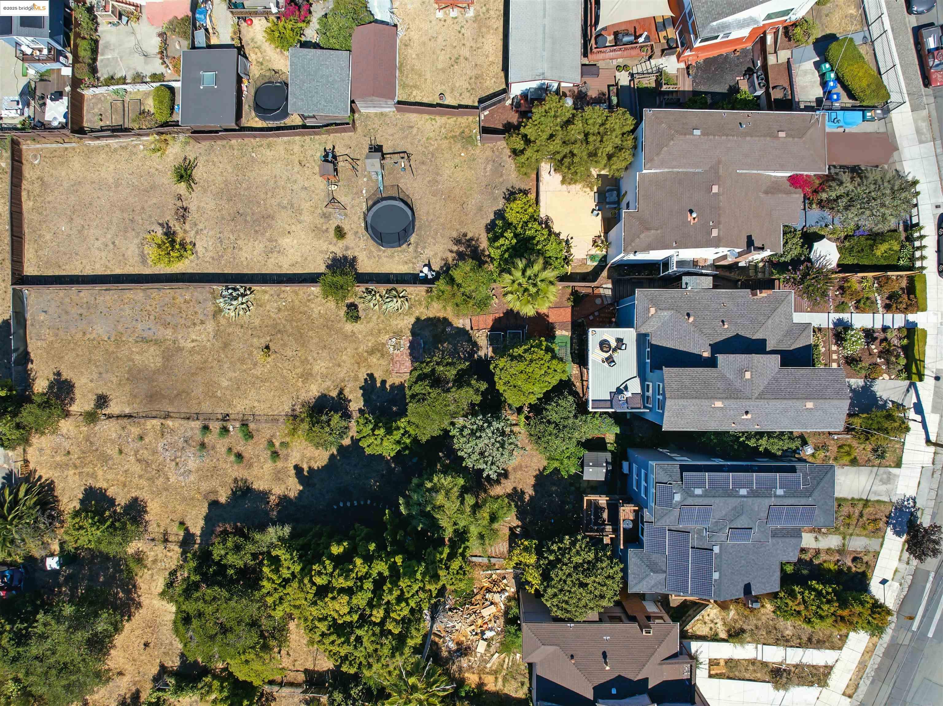 Detail Gallery Image 31 of 39 For 6623 Outlook Ave, Oakland,  CA 94605 - 3 Beds | 1/1 Baths