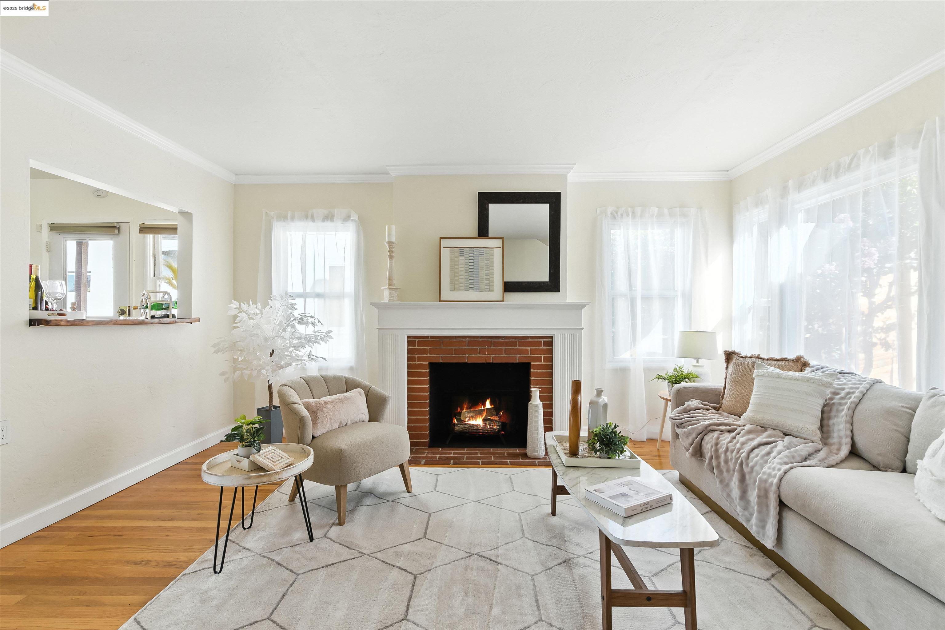 Detail Gallery Image 7 of 39 For 6623 Outlook Ave, Oakland,  CA 94605 - 3 Beds | 1/1 Baths