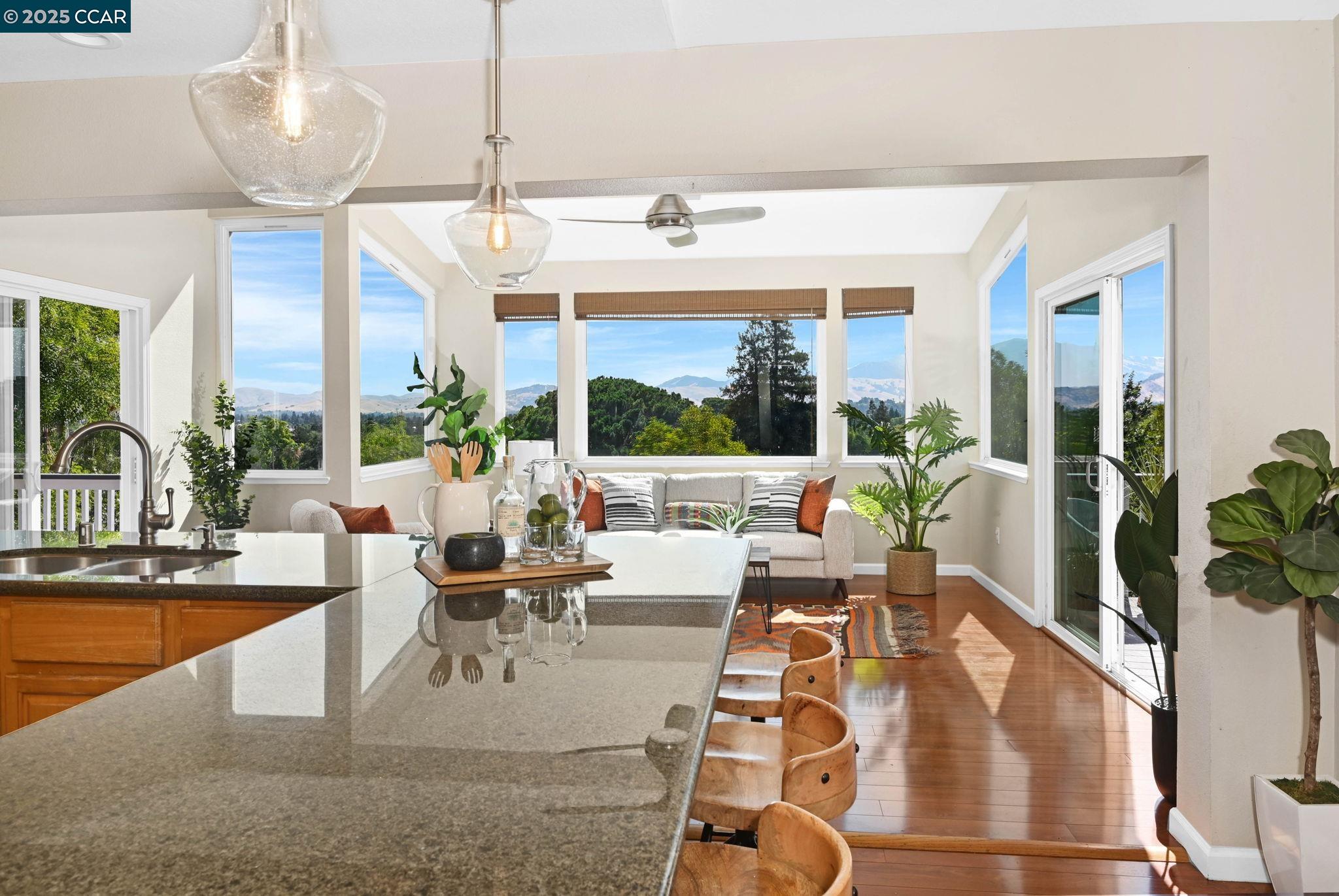 Detail Gallery Image 12 of 47 For 2460 Sky Rd, Walnut Creek,  CA 94597 - 3 Beds | 2 Baths