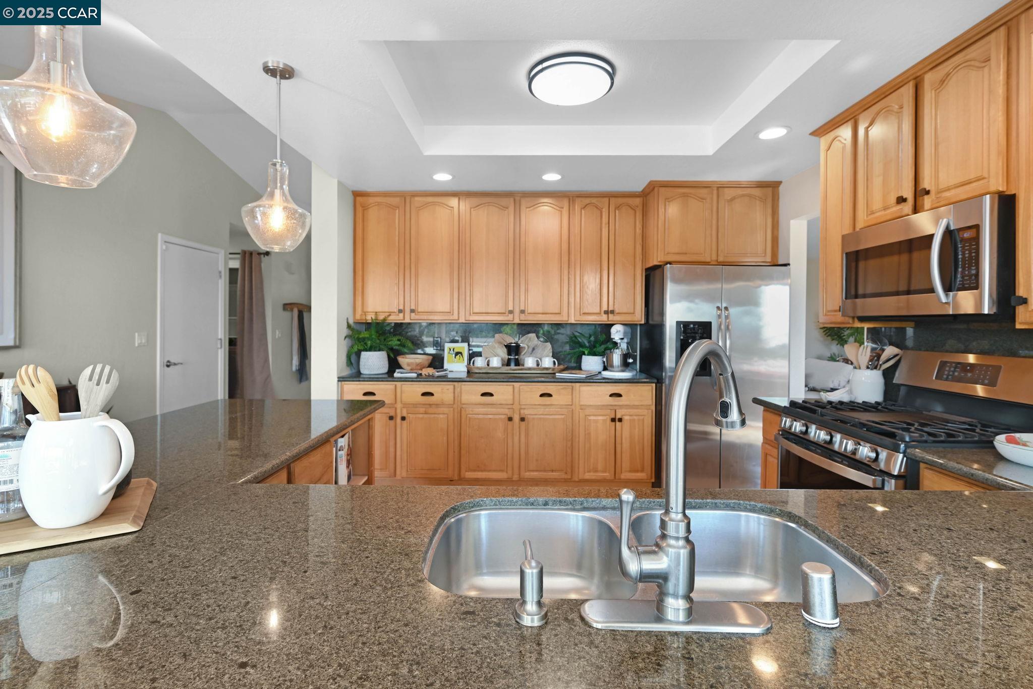 Detail Gallery Image 15 of 47 For 2460 Sky Rd, Walnut Creek,  CA 94597 - 3 Beds | 2 Baths
