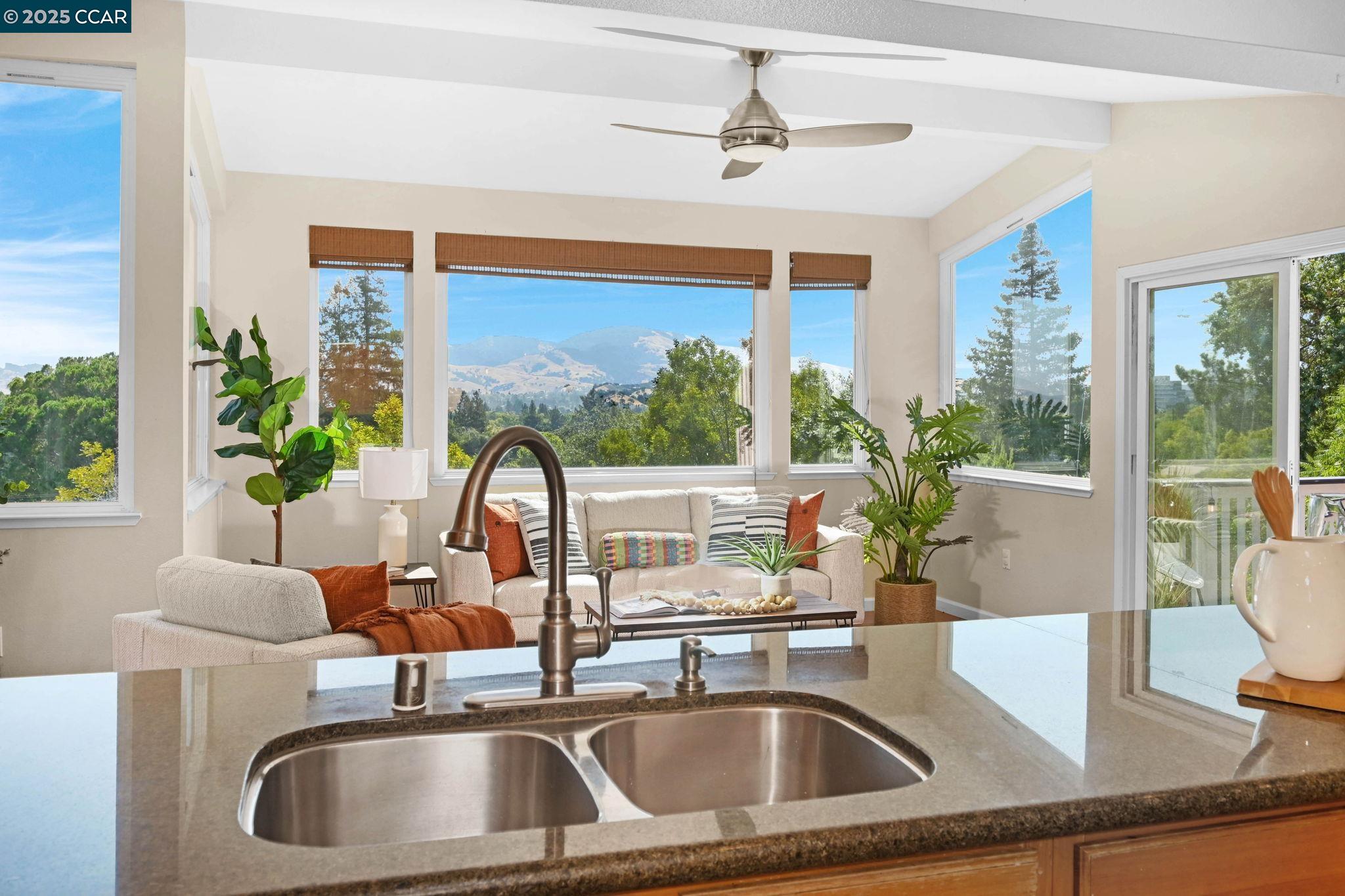 Detail Gallery Image 16 of 47 For 2460 Sky Rd, Walnut Creek,  CA 94597 - 3 Beds | 2 Baths