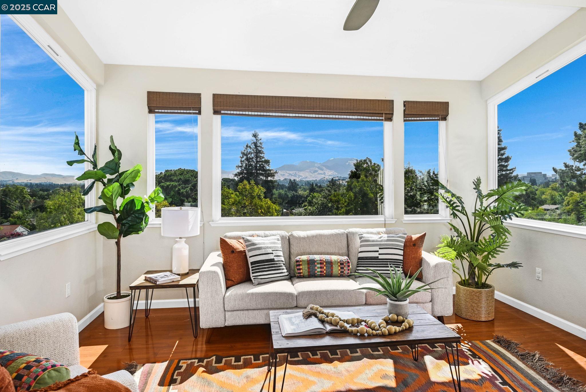 Detail Gallery Image 17 of 47 For 2460 Sky Rd, Walnut Creek,  CA 94597 - 3 Beds | 2 Baths
