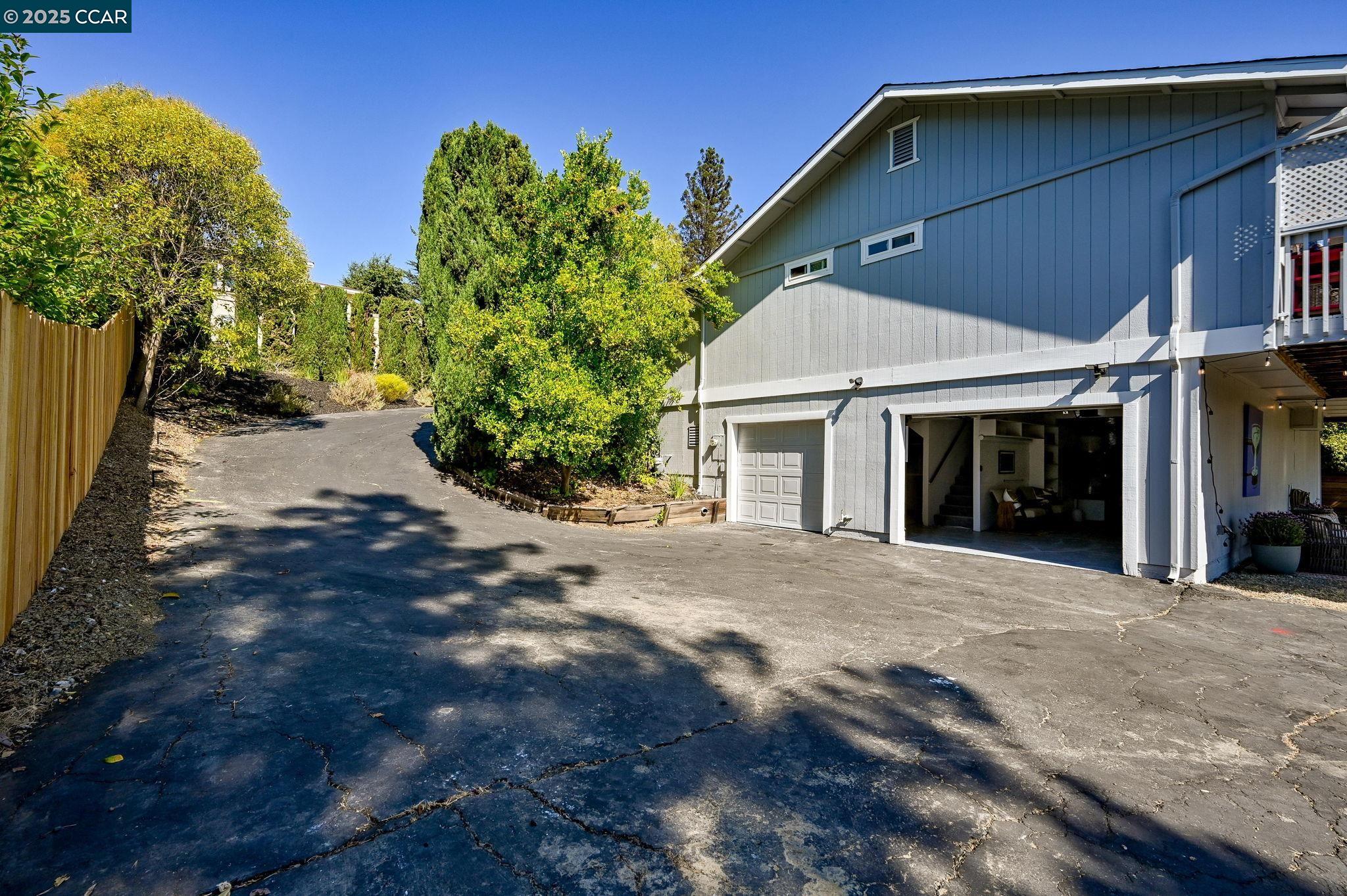 Detail Gallery Image 36 of 47 For 2460 Sky Rd, Walnut Creek,  CA 94597 - 3 Beds | 2 Baths
