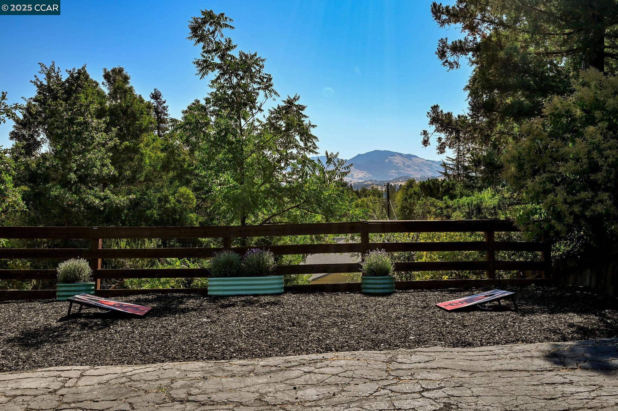 Detail Gallery Image 38 of 47 For 2460 Sky Rd, Walnut Creek,  CA 94597 - 3 Beds | 2 Baths