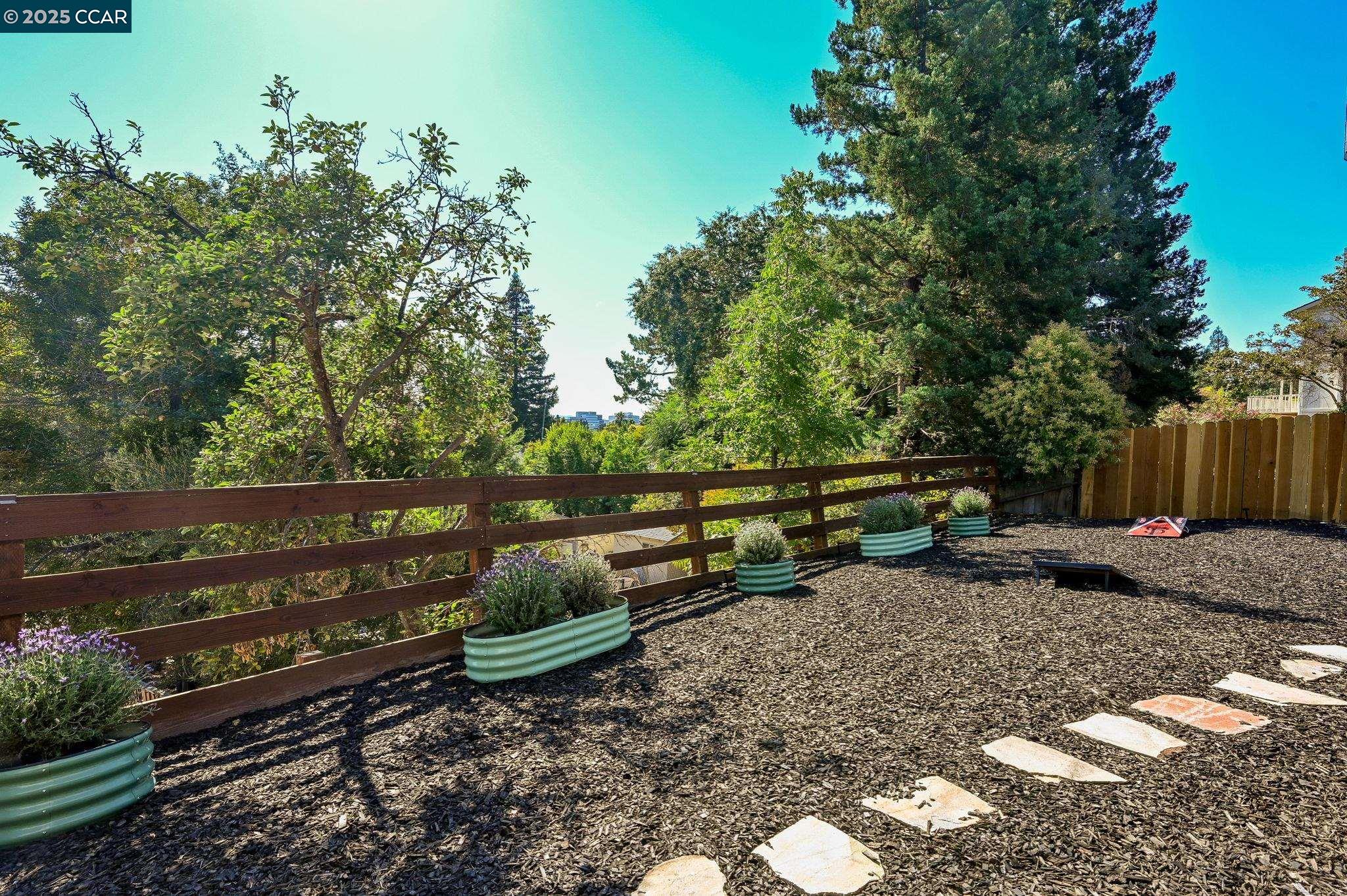 Detail Gallery Image 40 of 47 For 2460 Sky Rd, Walnut Creek,  CA 94597 - 3 Beds | 2 Baths