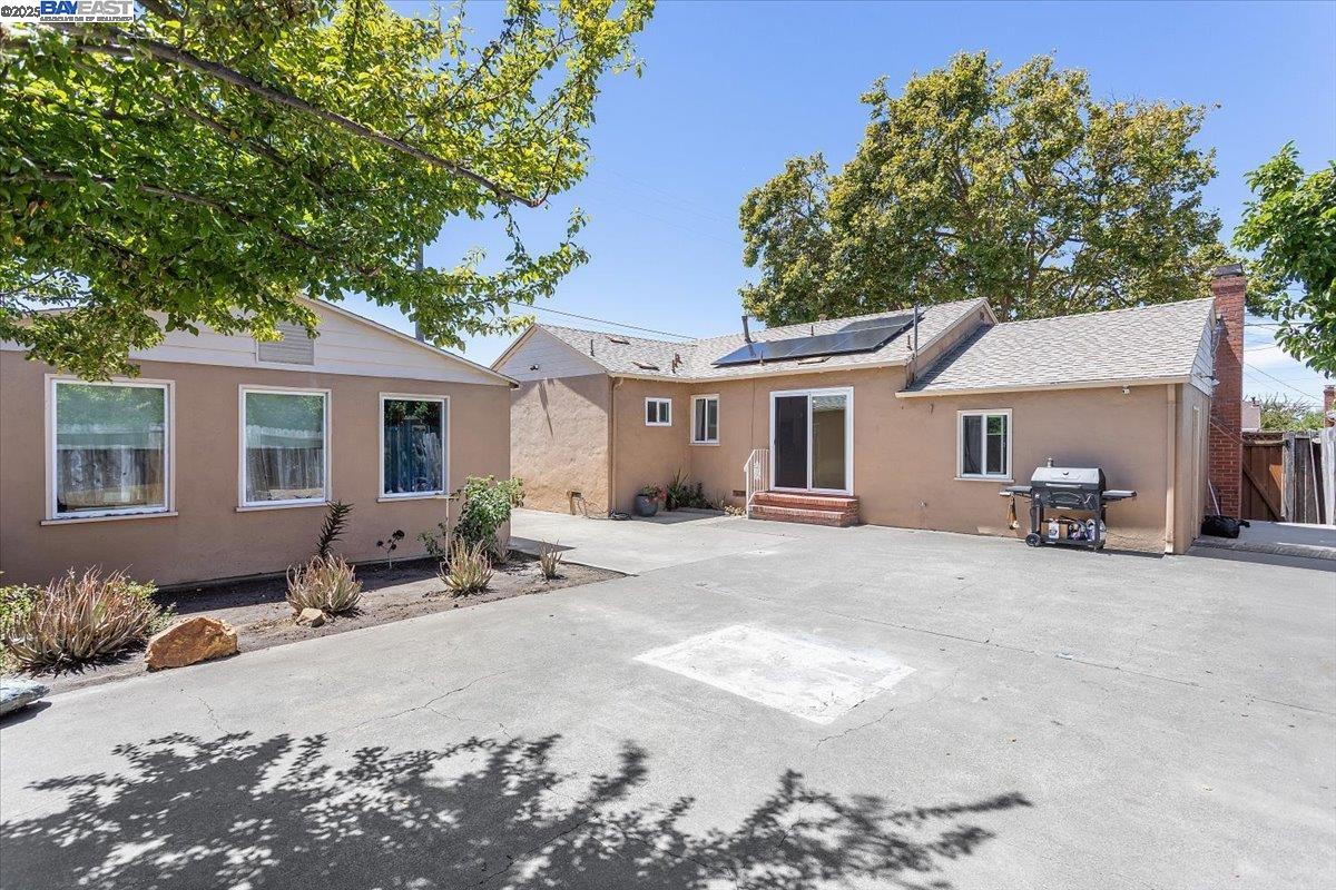 Detail Gallery Image 12 of 21 For 15106 Edgemoor St, San Leandro,  CA 94579 - 3 Beds | 2 Baths