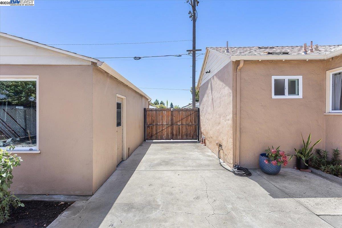 Detail Gallery Image 13 of 21 For 15106 Edgemoor St, San Leandro,  CA 94579 - 3 Beds | 2 Baths