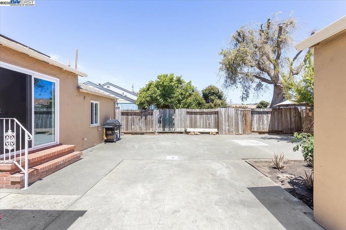Detail Gallery Image 14 of 21 For 15106 Edgemoor St, San Leandro,  CA 94579 - 3 Beds | 2 Baths