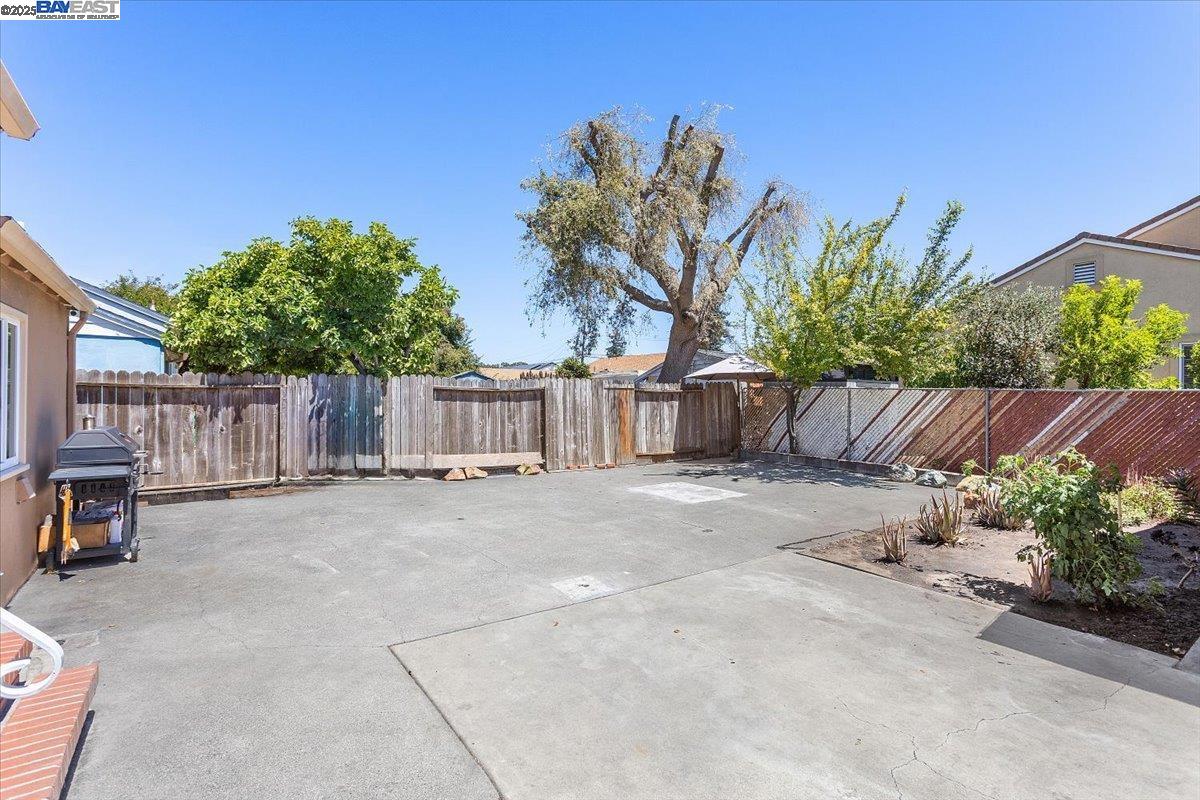 Detail Gallery Image 15 of 21 For 15106 Edgemoor St, San Leandro,  CA 94579 - 3 Beds | 2 Baths