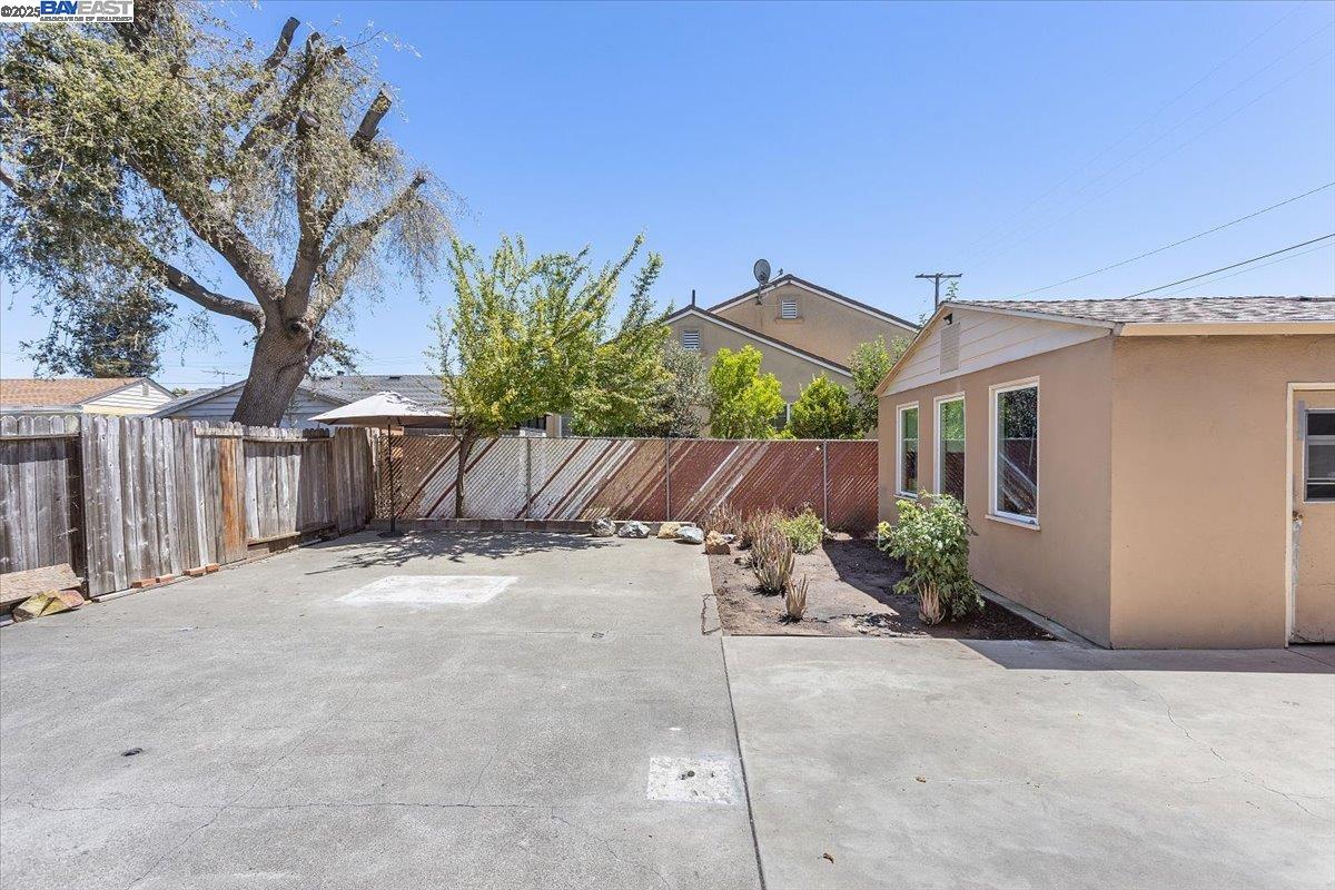 Detail Gallery Image 16 of 21 For 15106 Edgemoor St, San Leandro,  CA 94579 - 3 Beds | 2 Baths
