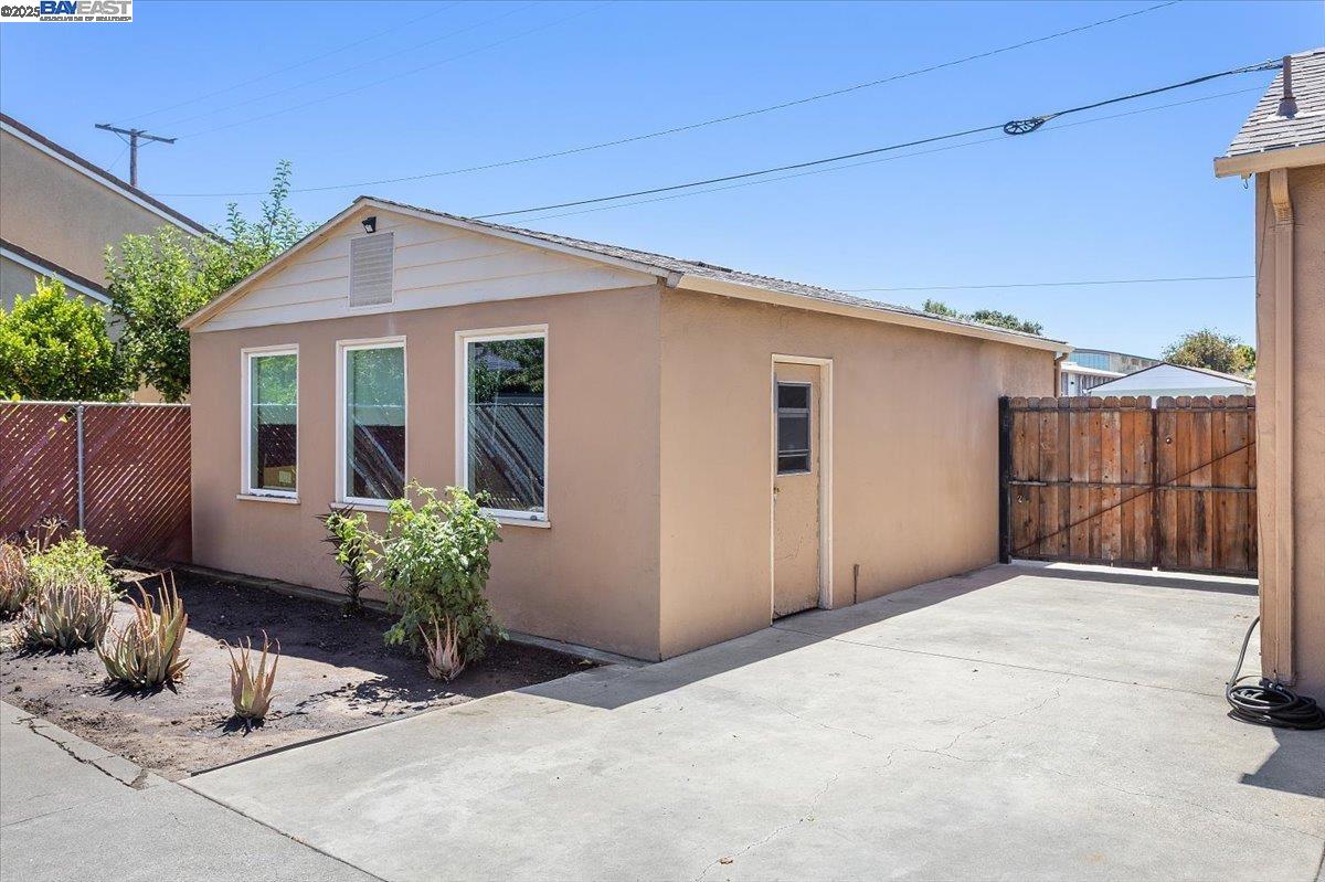 Detail Gallery Image 17 of 21 For 15106 Edgemoor St, San Leandro,  CA 94579 - 3 Beds | 2 Baths