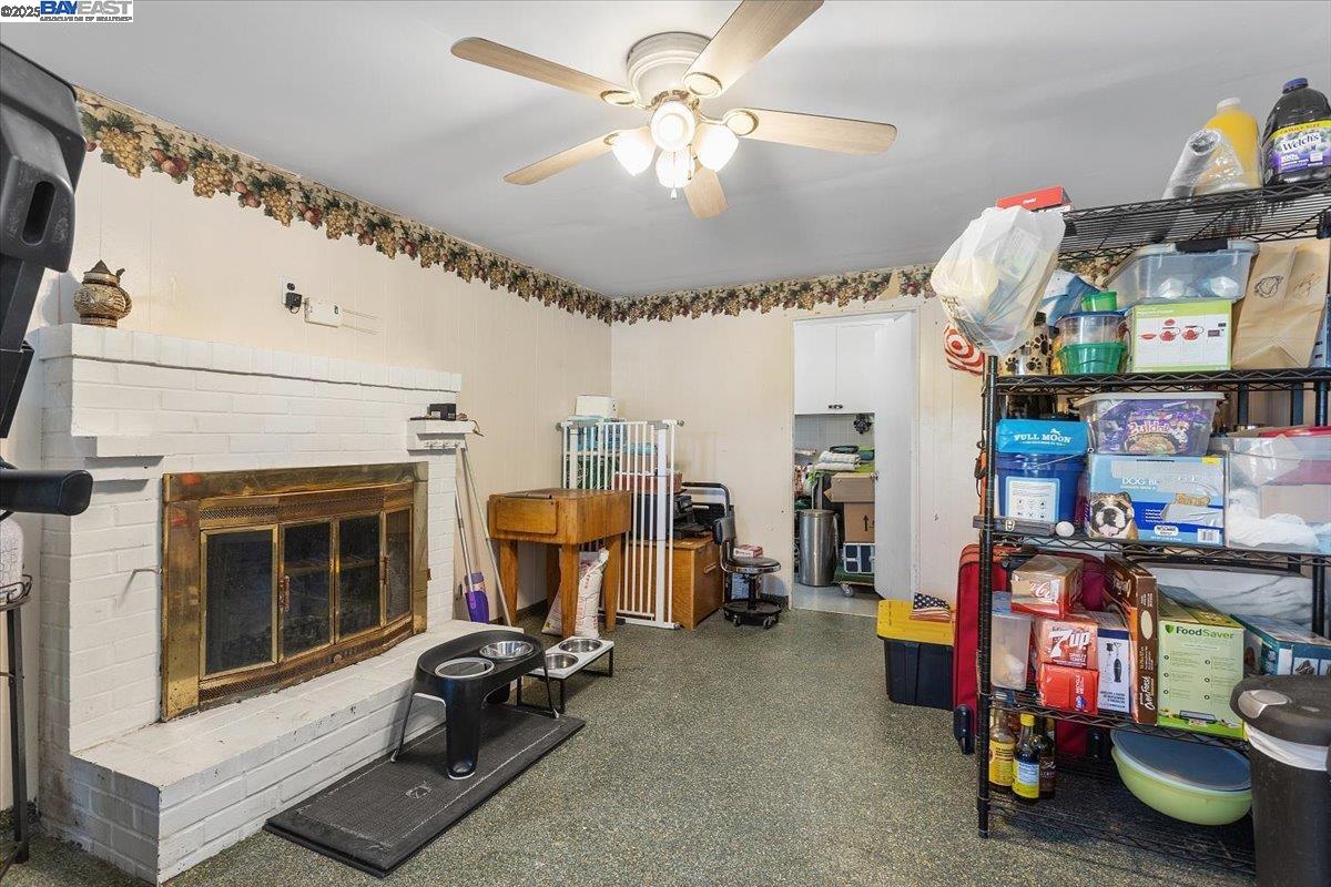 Detail Gallery Image 9 of 21 For 15106 Edgemoor St, San Leandro,  CA 94579 - 3 Beds | 2 Baths