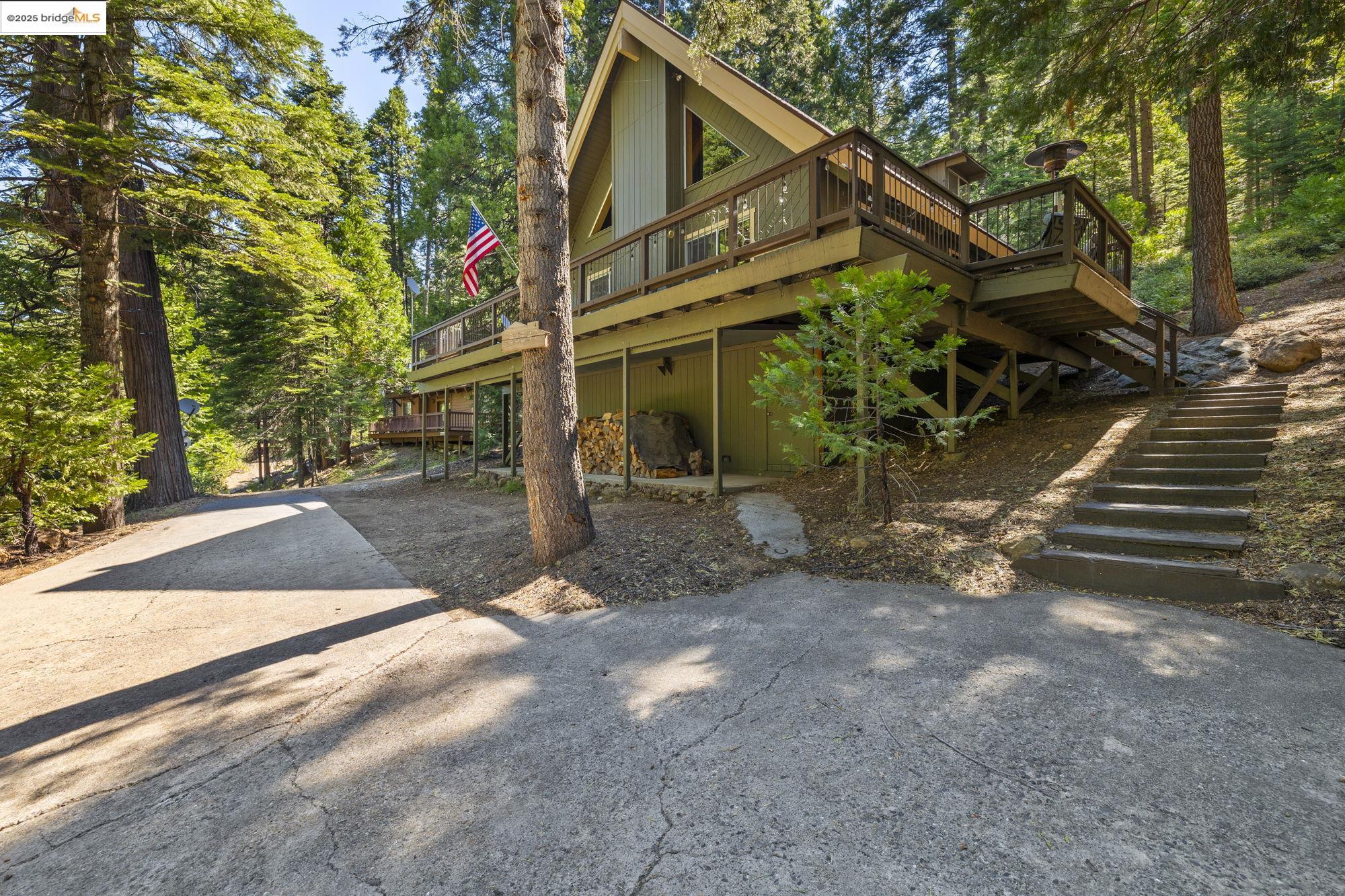 Detail Gallery Image 1 of 40 For 30547 Old Strawberry Rd, Strawberry,  CA 95375 - 5 Beds | 2 Baths