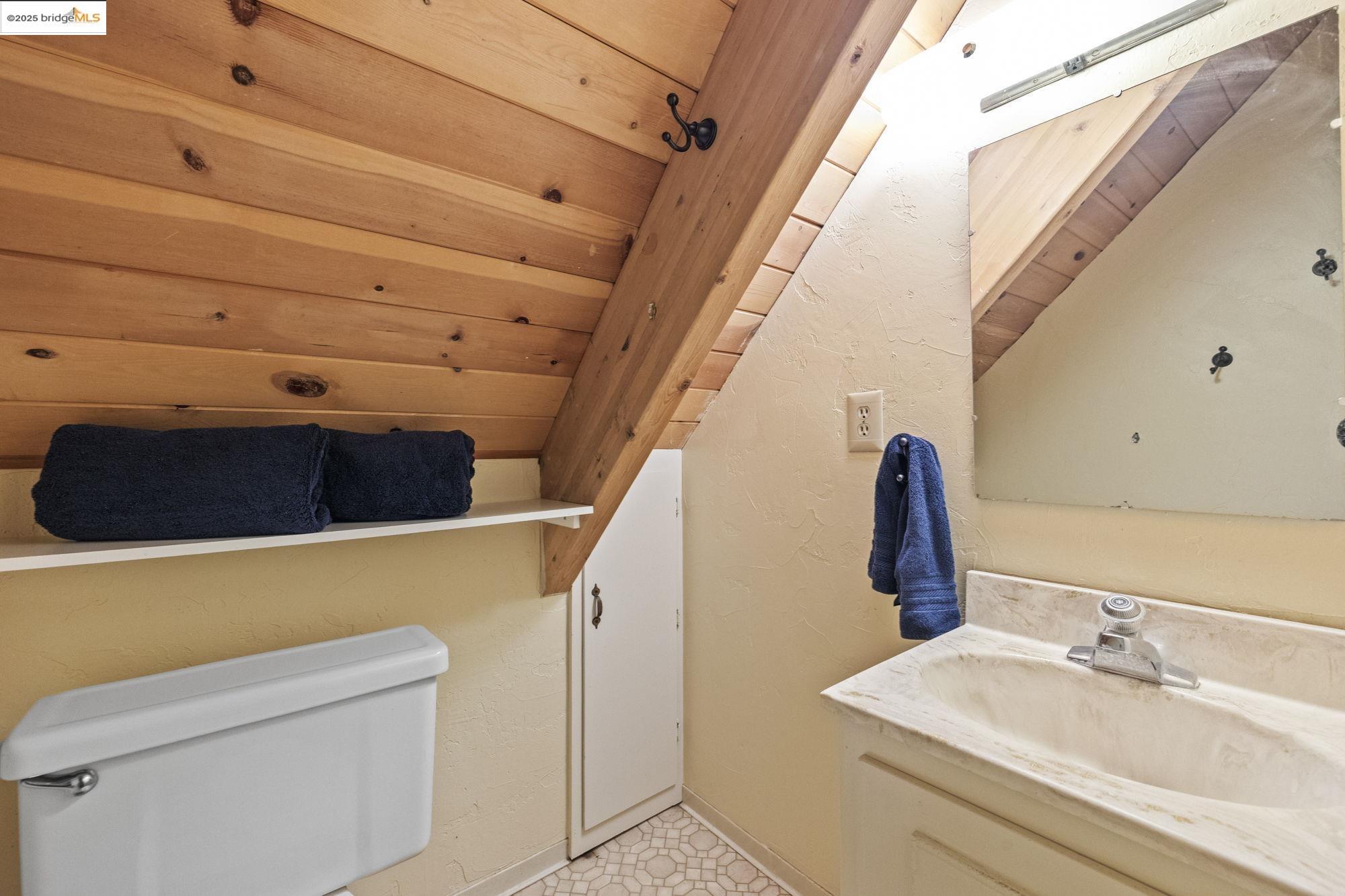 Detail Gallery Image 24 of 40 For 30547 Old Strawberry Rd, Strawberry,  CA 95375 - 5 Beds | 2 Baths