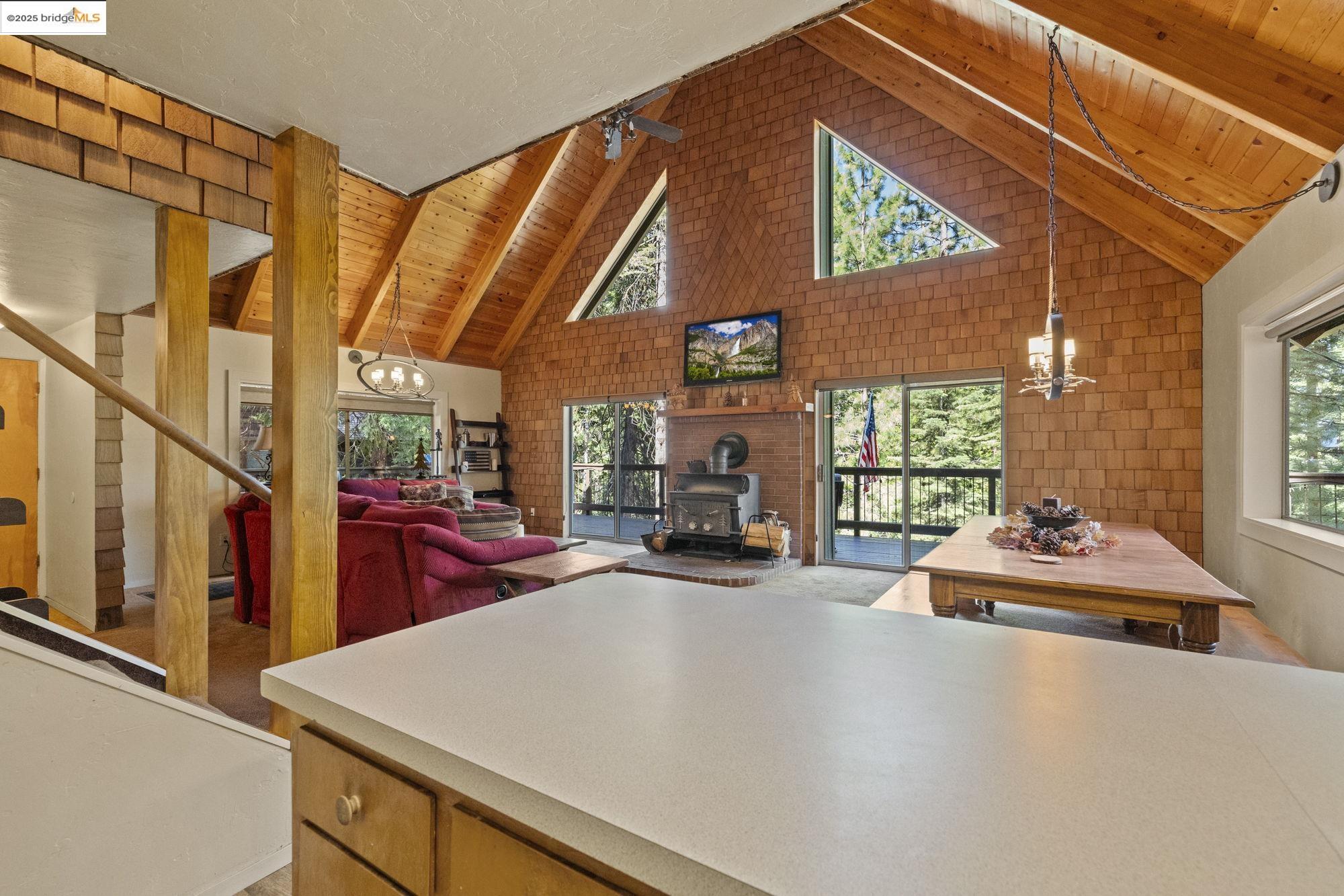 Detail Gallery Image 7 of 40 For 30547 Old Strawberry Rd, Strawberry,  CA 95375 - 5 Beds | 2 Baths