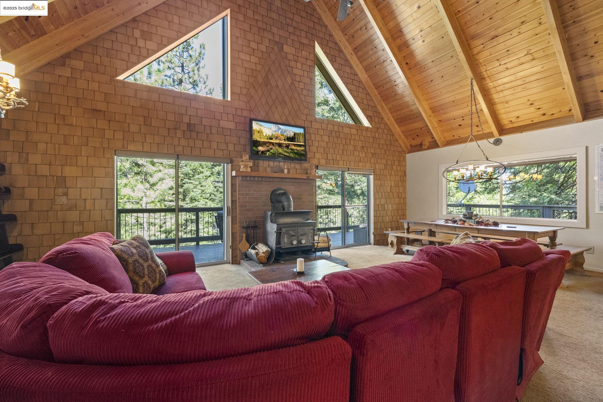 Detail Gallery Image 9 of 40 For 30547 Old Strawberry Rd, Strawberry,  CA 95375 - 5 Beds | 2 Baths