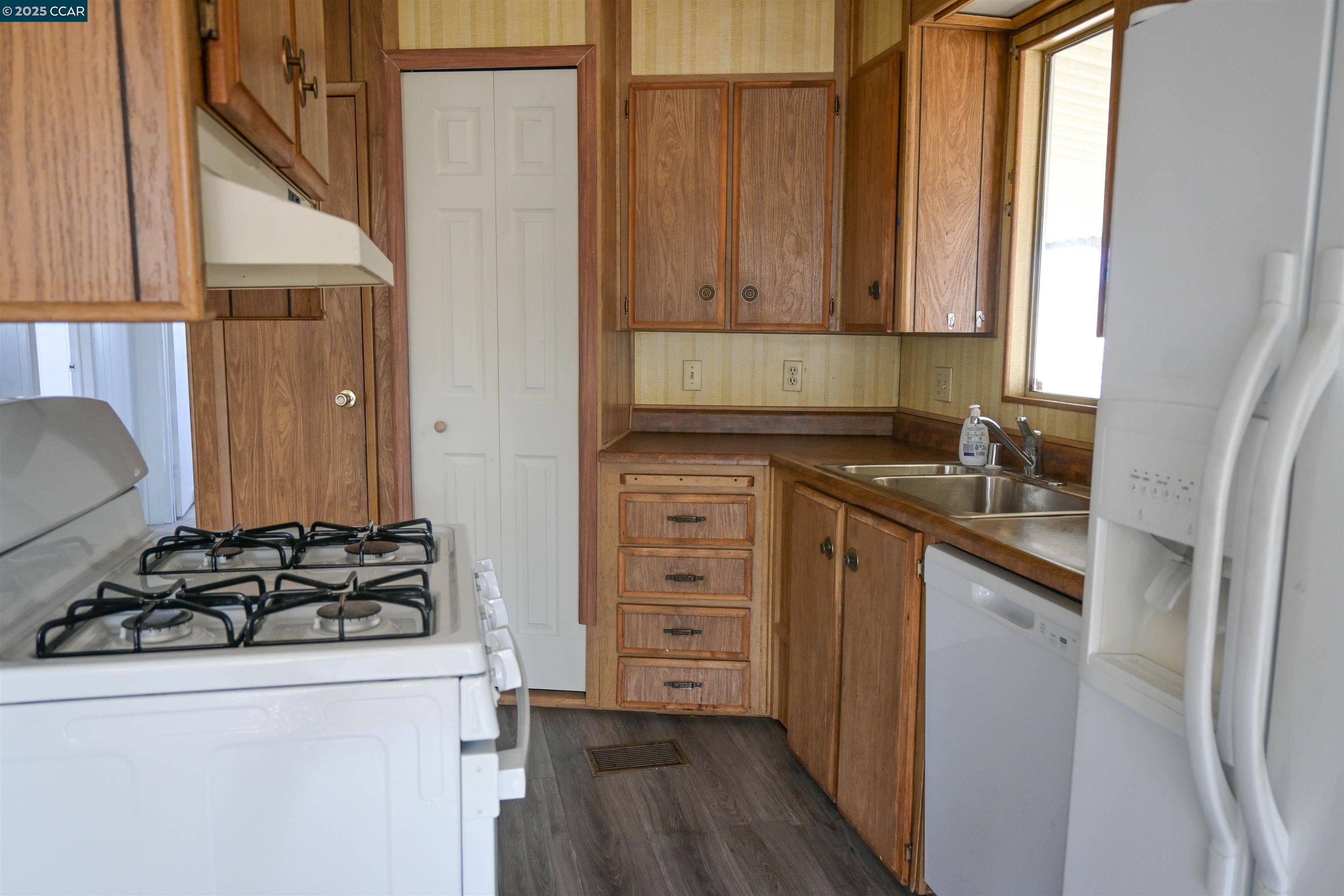 Detail Gallery Image 16 of 57 For 340 Avenida Flores, Pacheco,  CA 94553 - 2 Beds | 2 Baths
