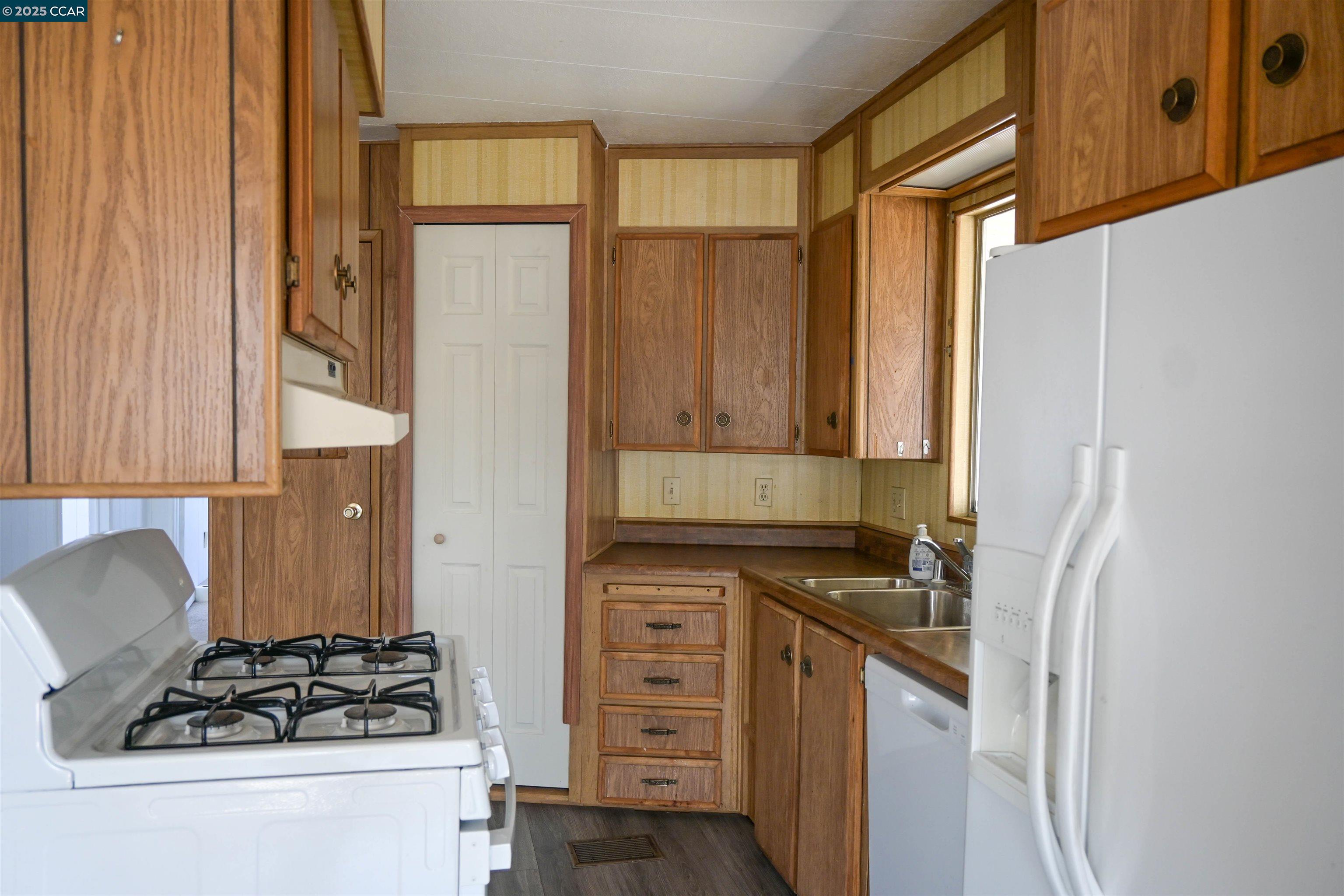Detail Gallery Image 20 of 57 For 340 Avenida Flores, Pacheco,  CA 94553 - 2 Beds | 2 Baths