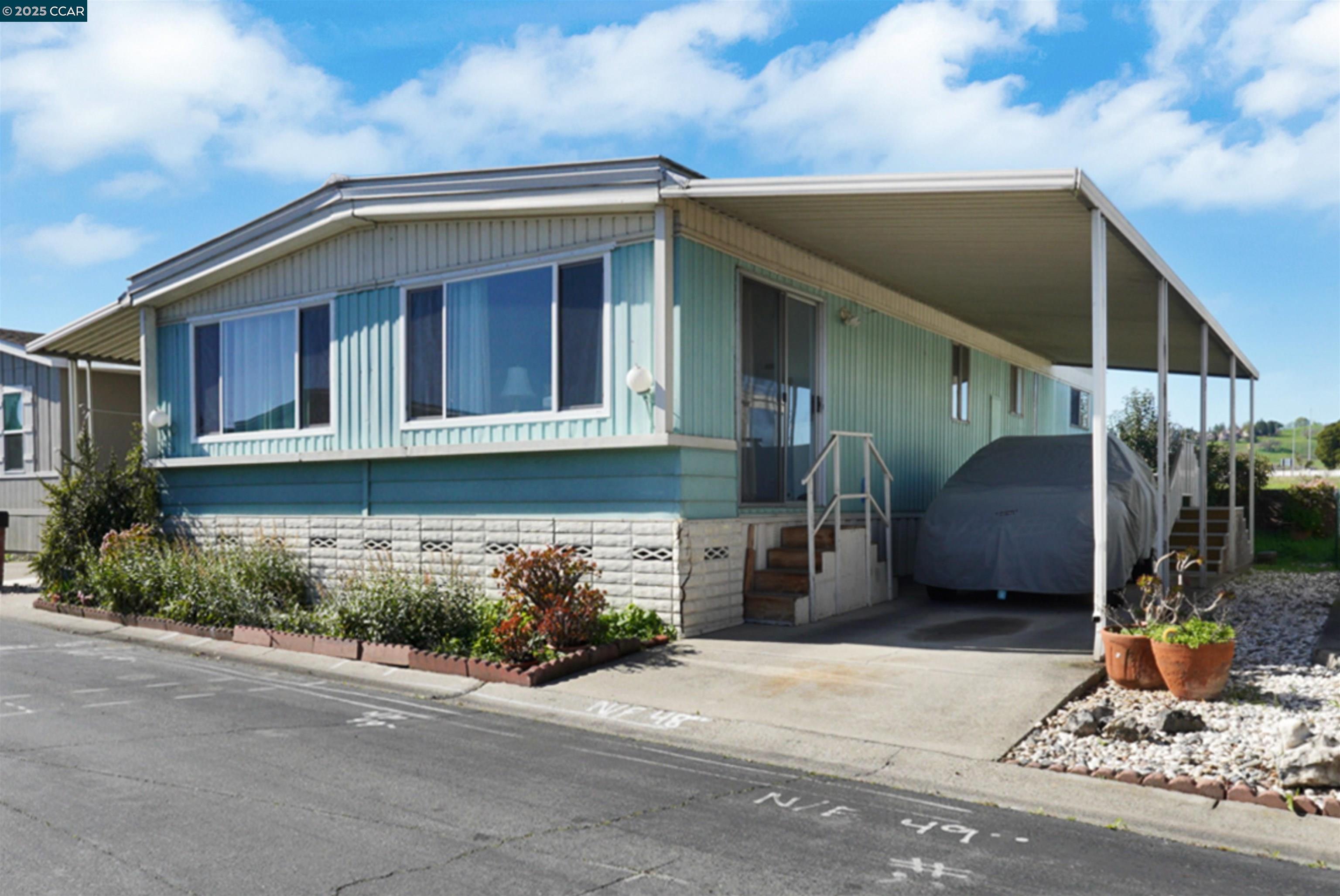 Detail Gallery Image 3 of 57 For 340 Avenida Flores, Pacheco,  CA 94553 - 2 Beds | 2 Baths