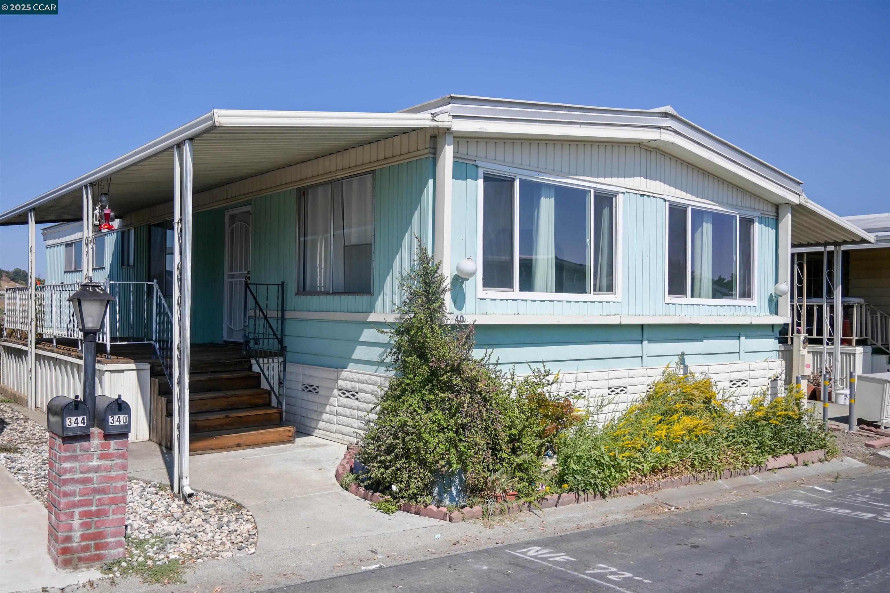 Detail Gallery Image 4 of 57 For 340 Avenida Flores, Pacheco,  CA 94553 - 2 Beds | 2 Baths