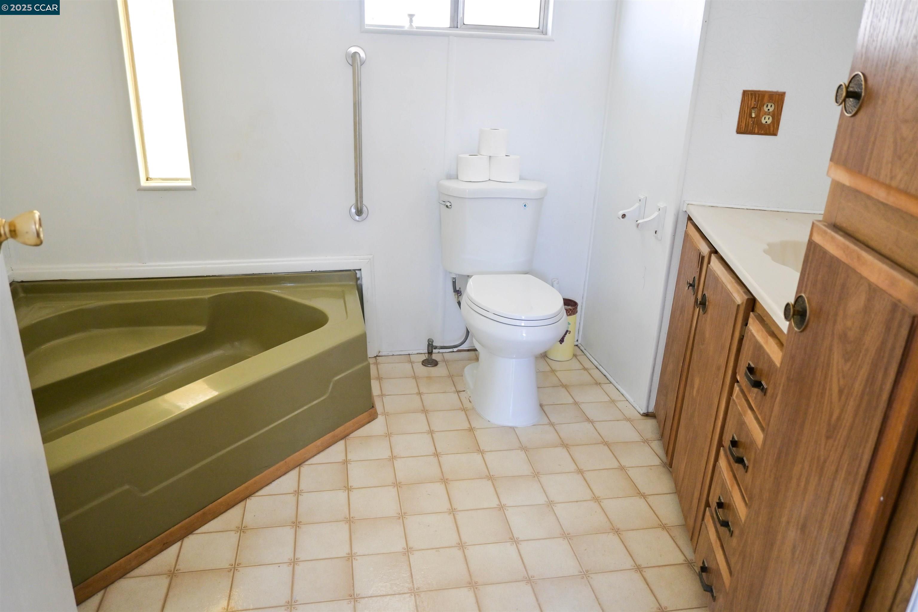 Detail Gallery Image 34 of 57 For 340 Avenida Flores, Pacheco,  CA 94553 - 2 Beds | 2 Baths