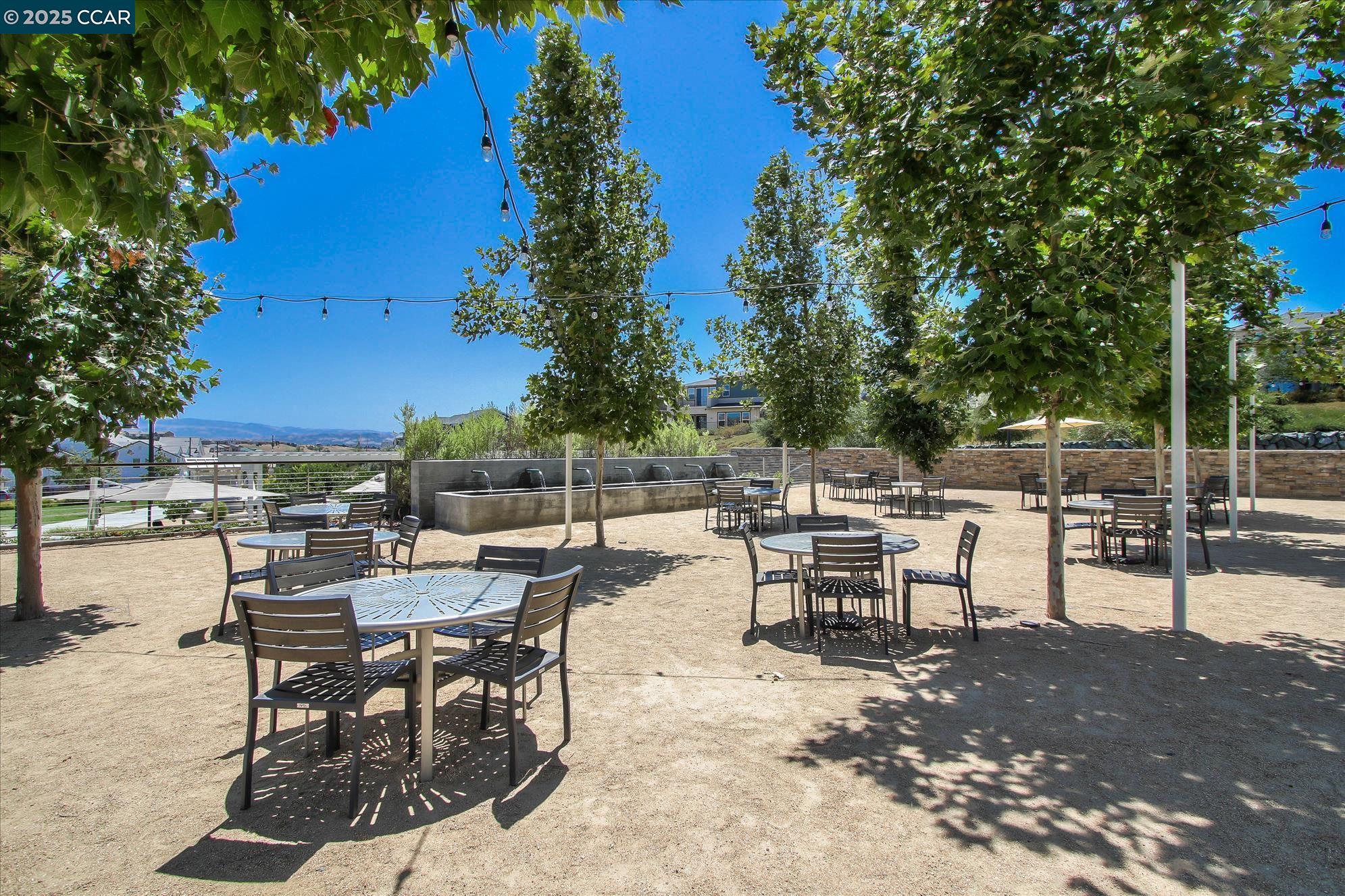Detail Gallery Image 37 of 47 For 3988 Windsor, Dublin,  CA 94568 - 4 Beds | 3/1 Baths