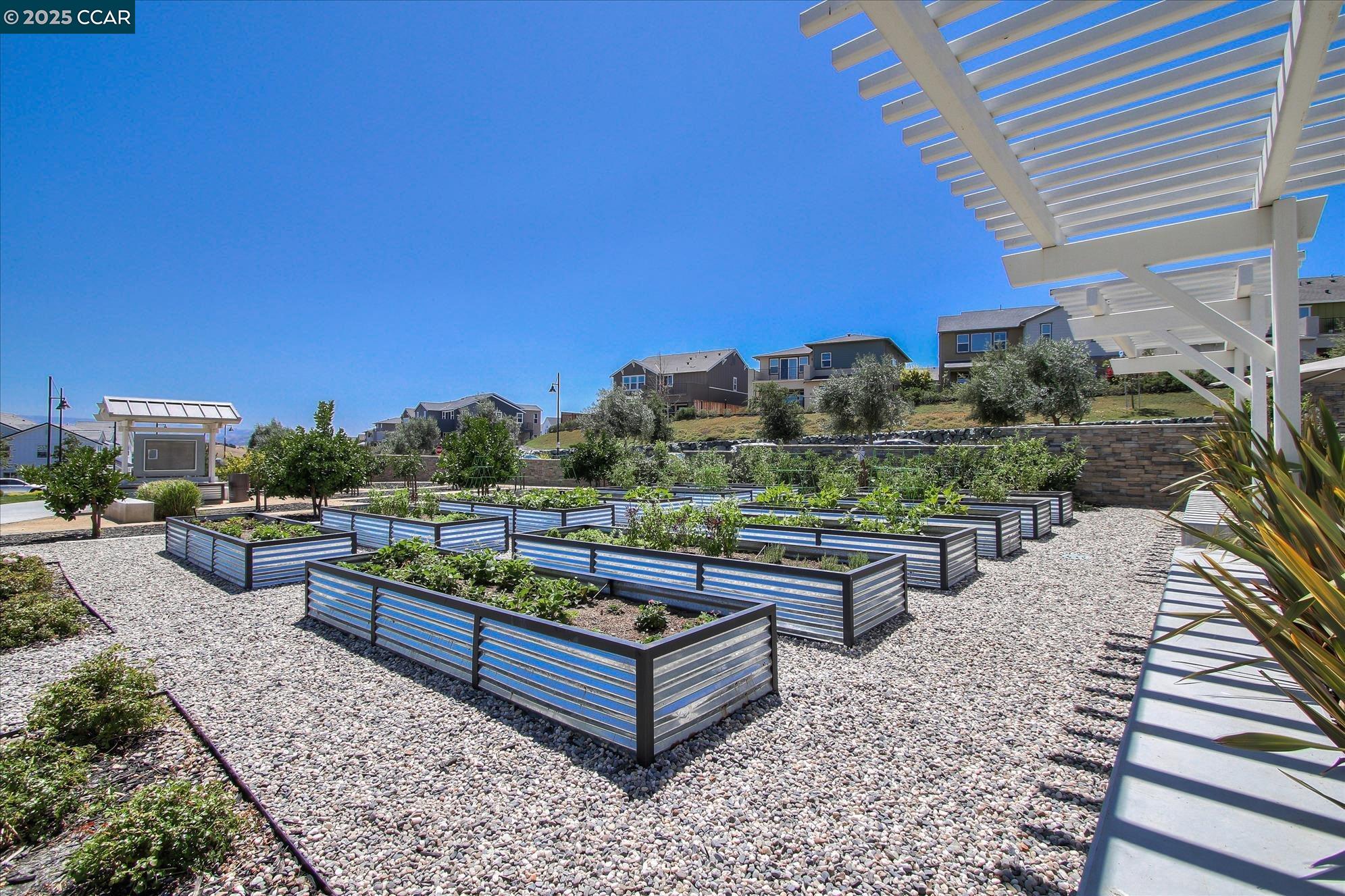 Detail Gallery Image 38 of 47 For 3988 Windsor, Dublin,  CA 94568 - 4 Beds | 3/1 Baths