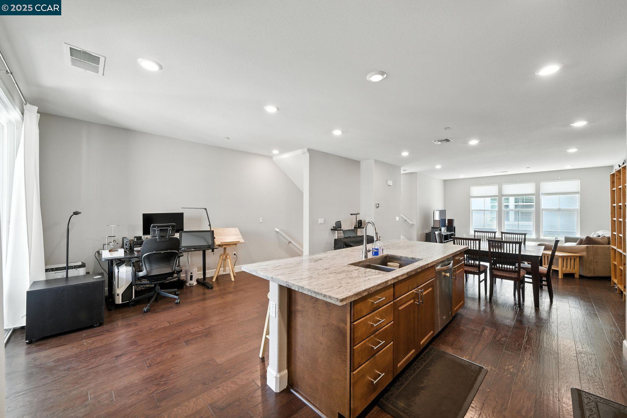 Detail Gallery Image 7 of 47 For 3988 Windsor, Dublin,  CA 94568 - 4 Beds | 3/1 Baths