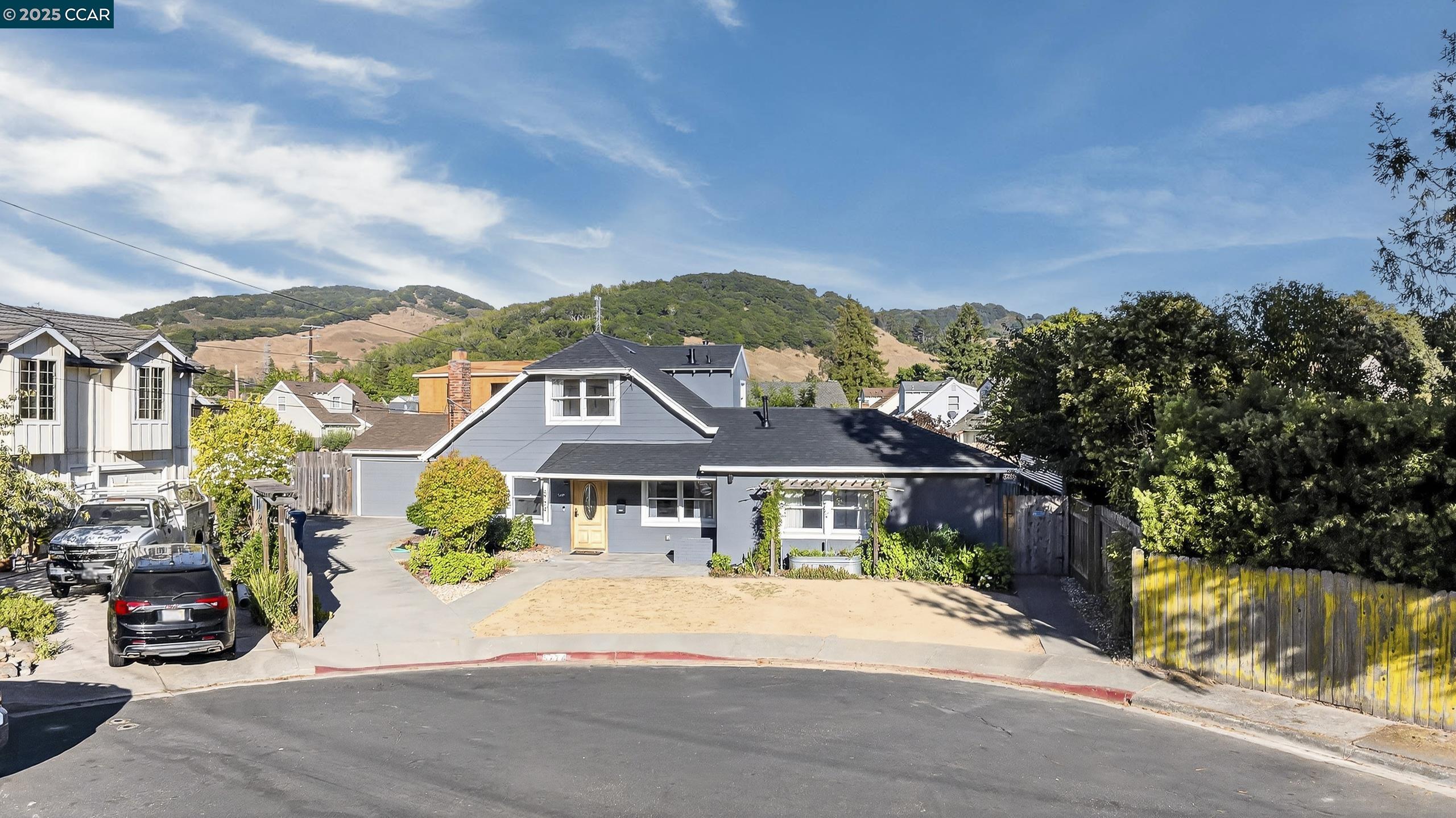 Detail Gallery Image 3 of 57 For 5774 Friar Ct, El Sobrante,  CA 94803 - 4 Beds | 2 Baths