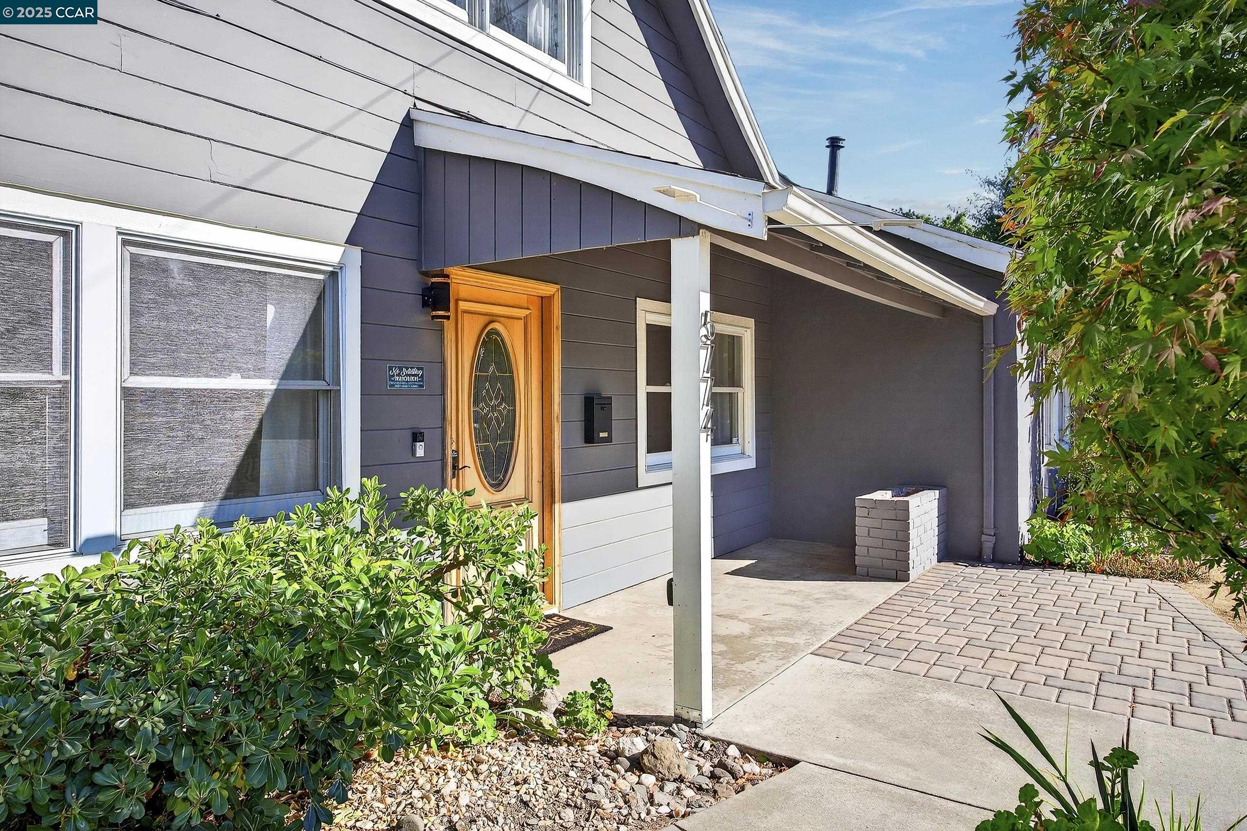 Detail Gallery Image 5 of 57 For 5774 Friar Ct, El Sobrante,  CA 94803 - 4 Beds | 2 Baths