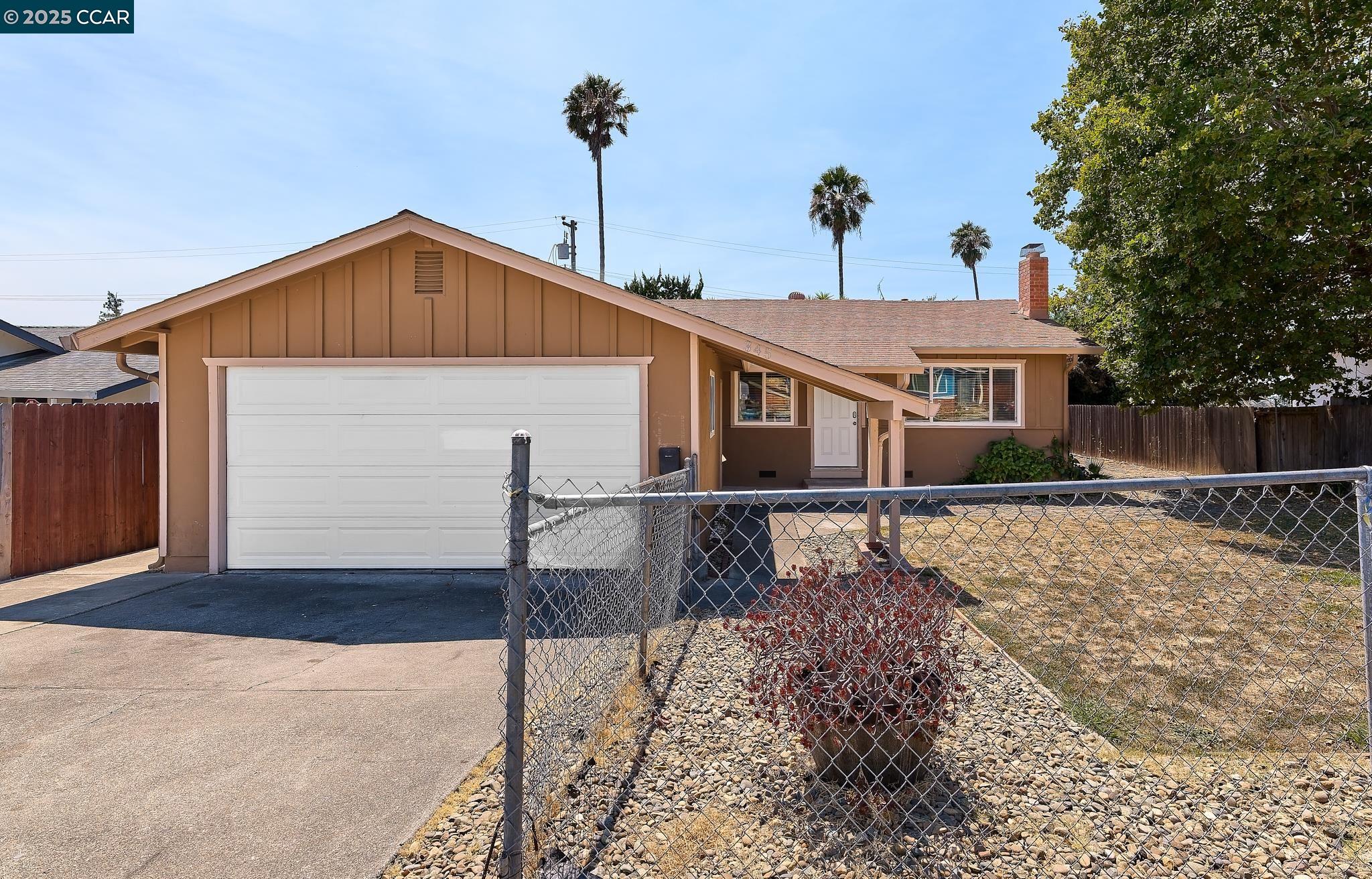 Detail Gallery Image 2 of 23 For 345 Swan Way, Vallejo,  CA 94589 - 4 Beds | 2/1 Baths