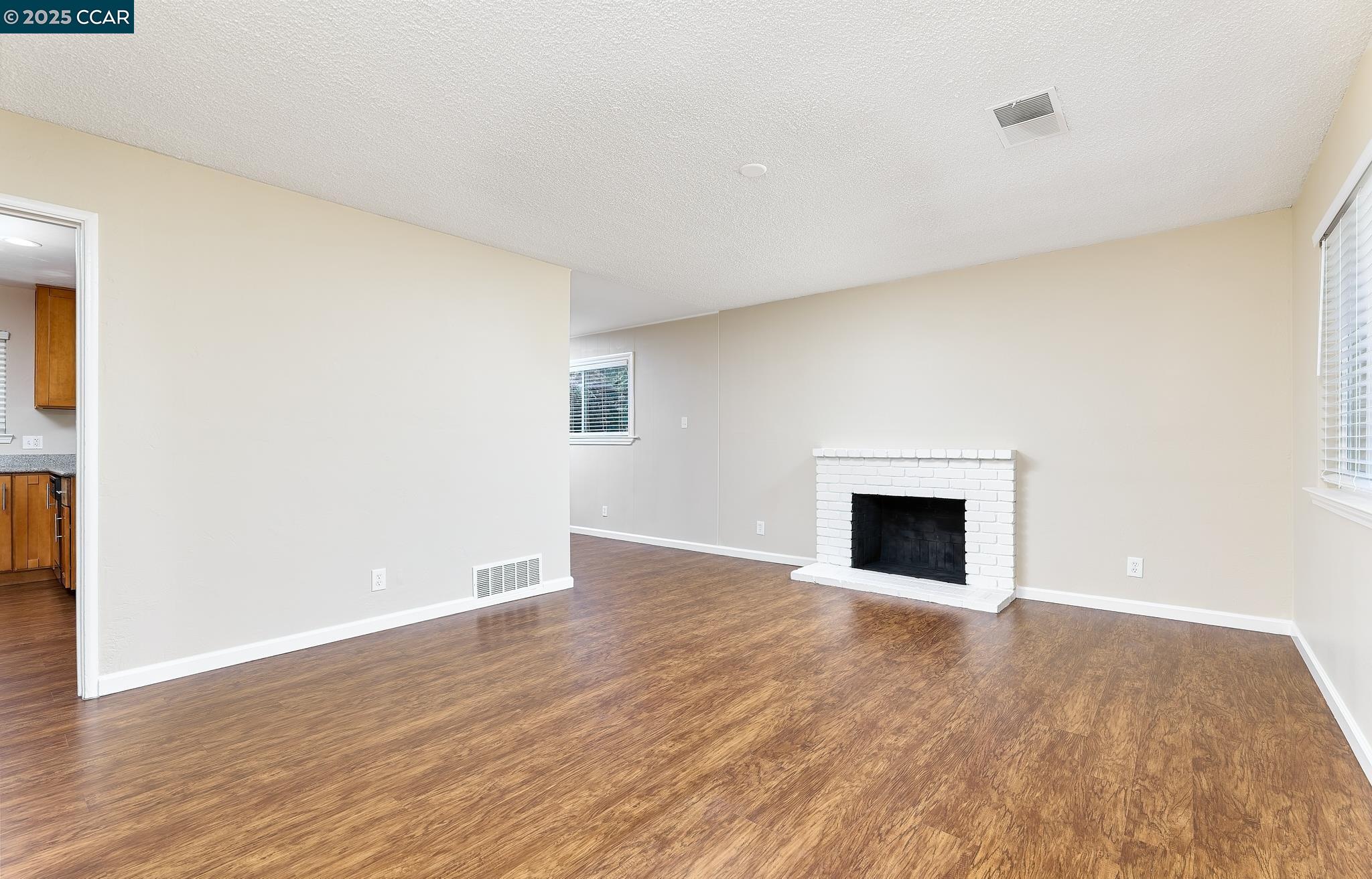 Detail Gallery Image 11 of 23 For 345 Swan Way, Vallejo,  CA 94589 - 4 Beds | 2/1 Baths