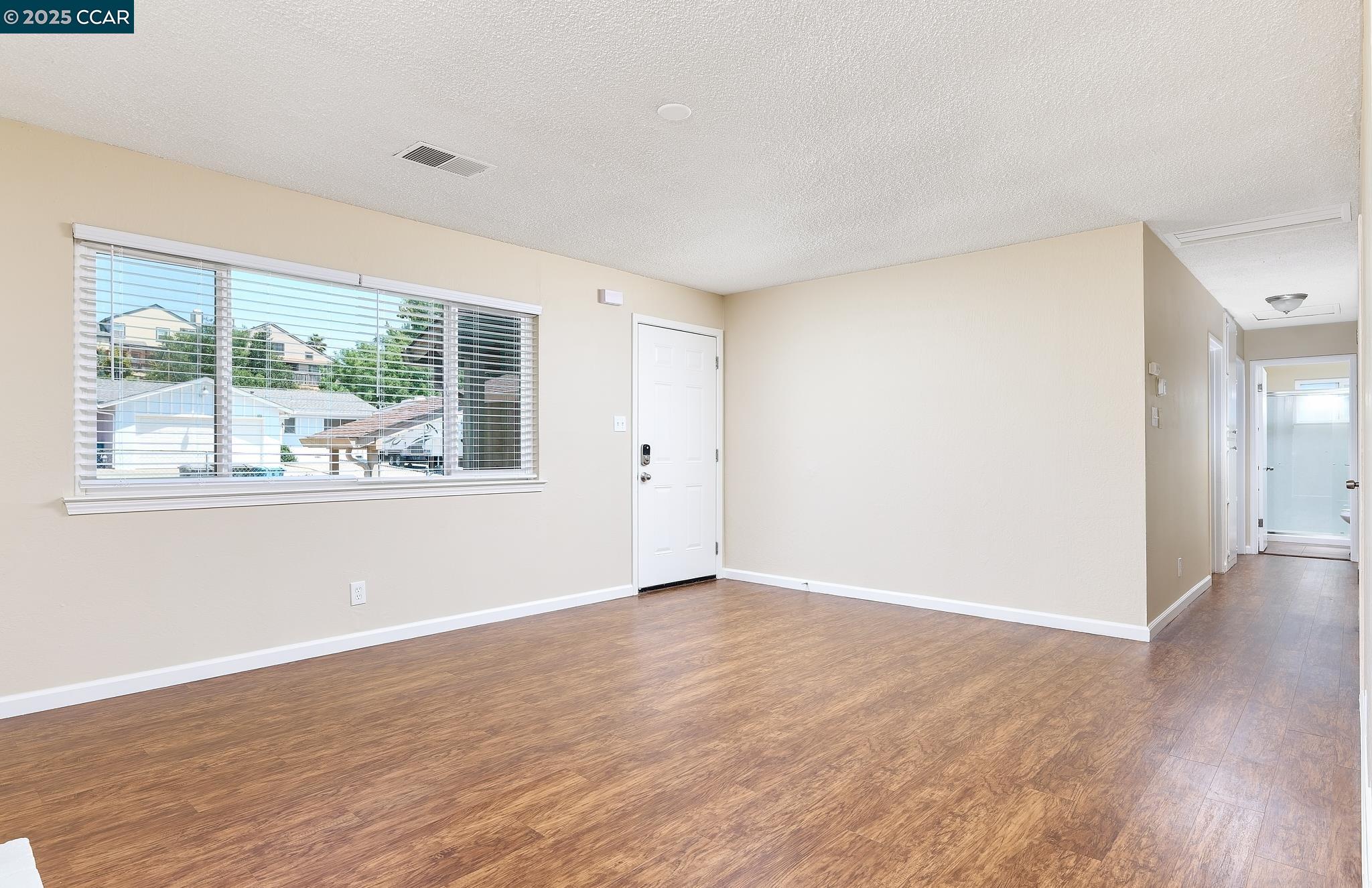 Detail Gallery Image 15 of 23 For 345 Swan Way, Vallejo,  CA 94589 - 4 Beds | 2/1 Baths