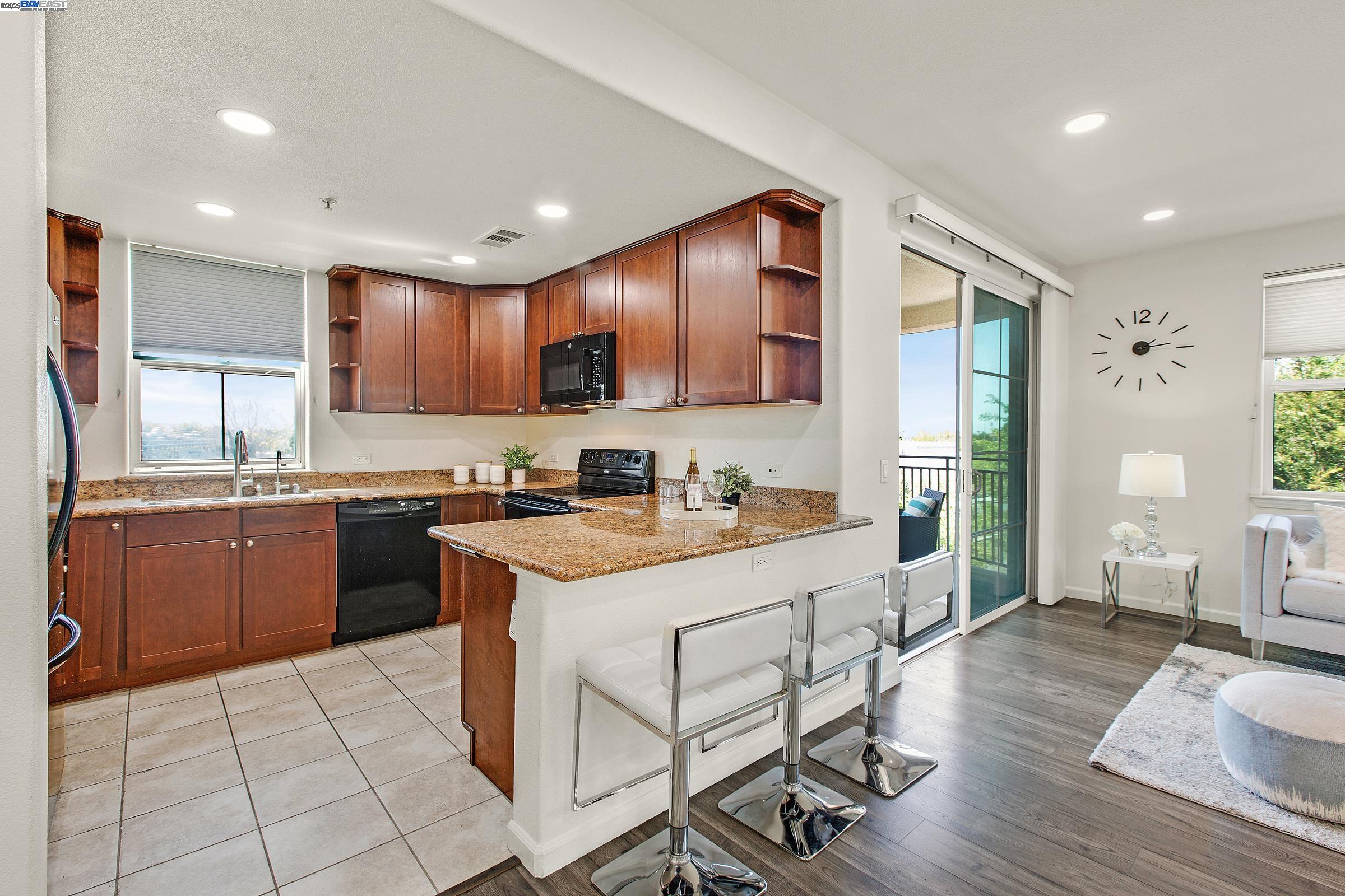 Detail Gallery Image 11 of 50 For 800 S Abel St #303,  Milpitas,  CA 95035 - 3 Beds | 2 Baths