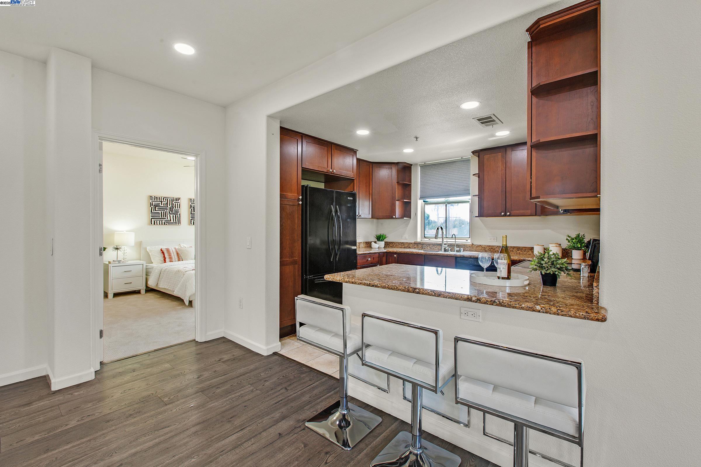 Detail Gallery Image 12 of 50 For 800 S Abel St #303,  Milpitas,  CA 95035 - 3 Beds | 2 Baths