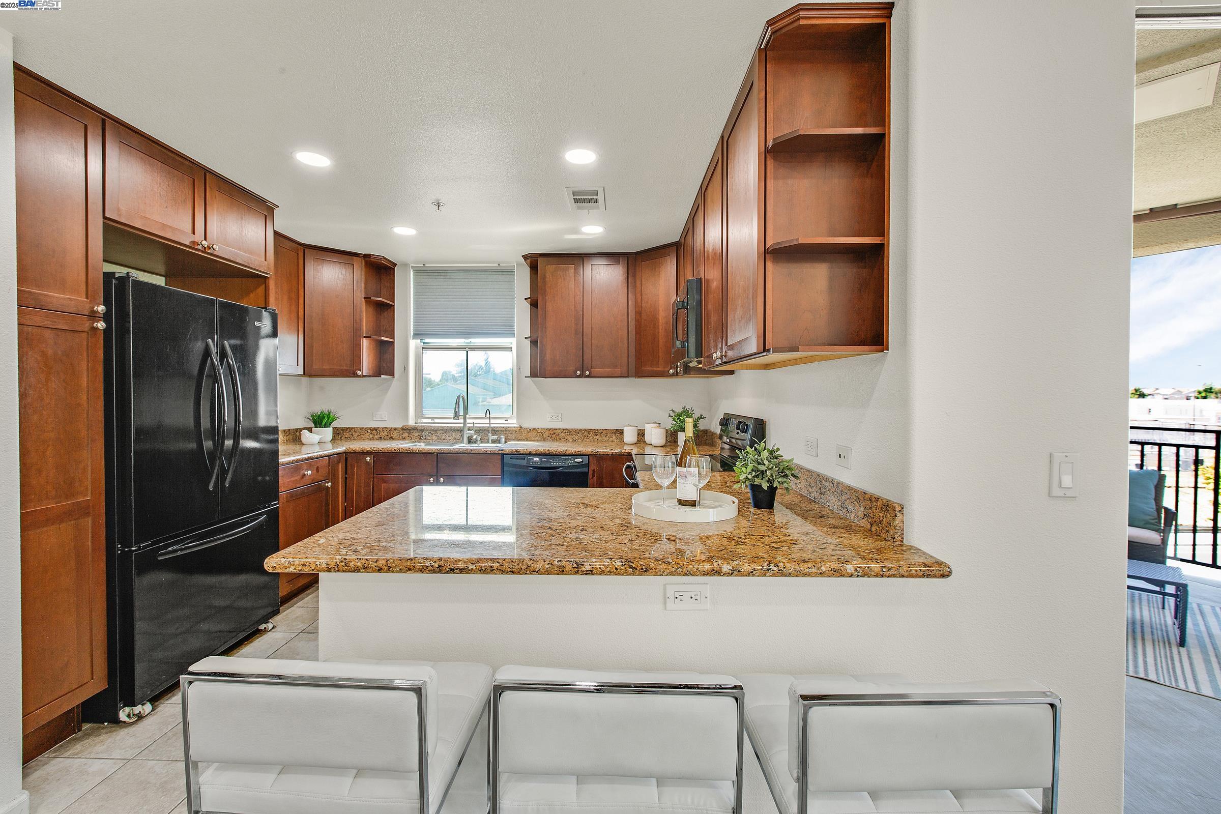 Detail Gallery Image 13 of 50 For 800 S Abel St #303,  Milpitas,  CA 95035 - 3 Beds | 2 Baths