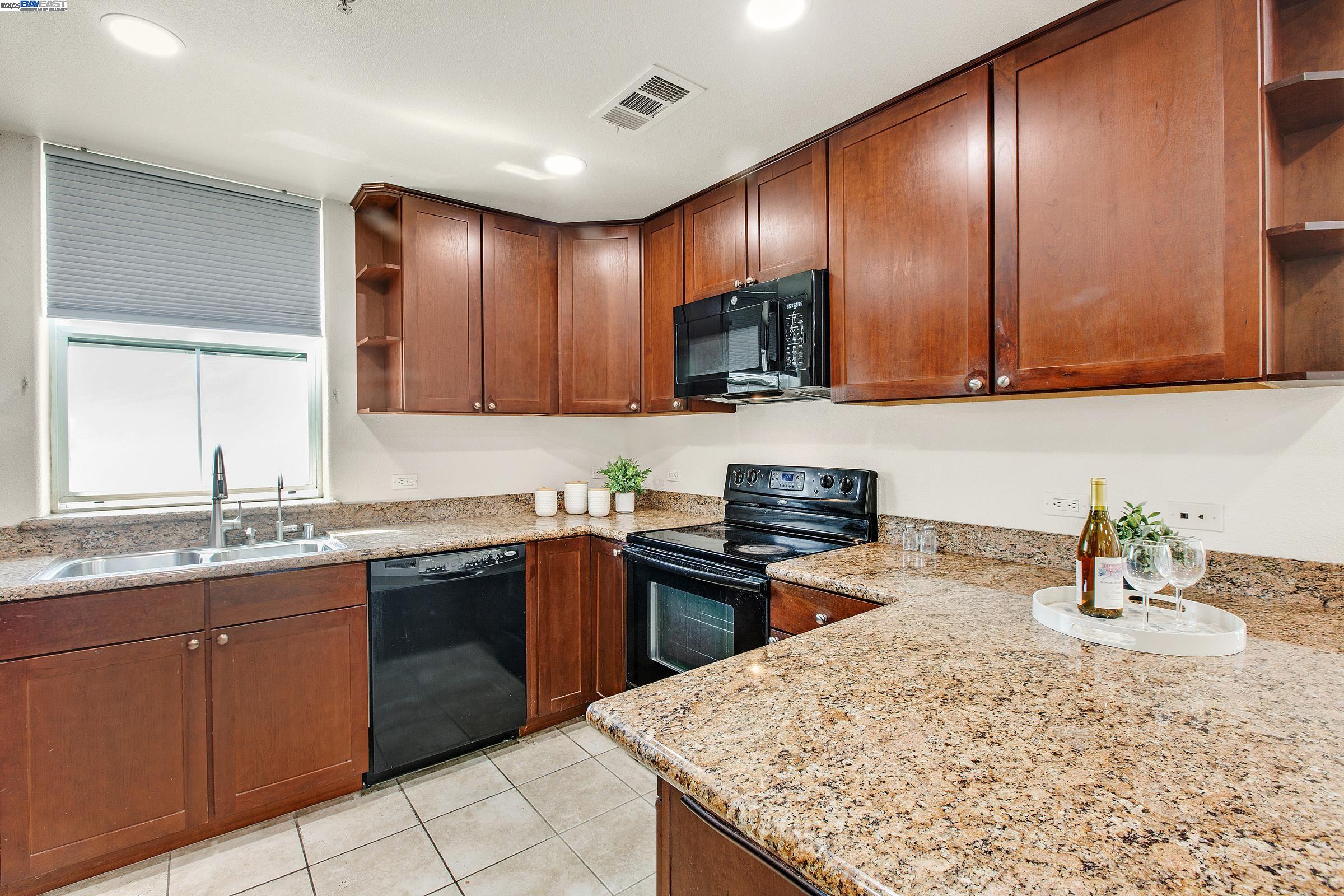 Detail Gallery Image 15 of 50 For 800 S Abel St #303,  Milpitas,  CA 95035 - 3 Beds | 2 Baths