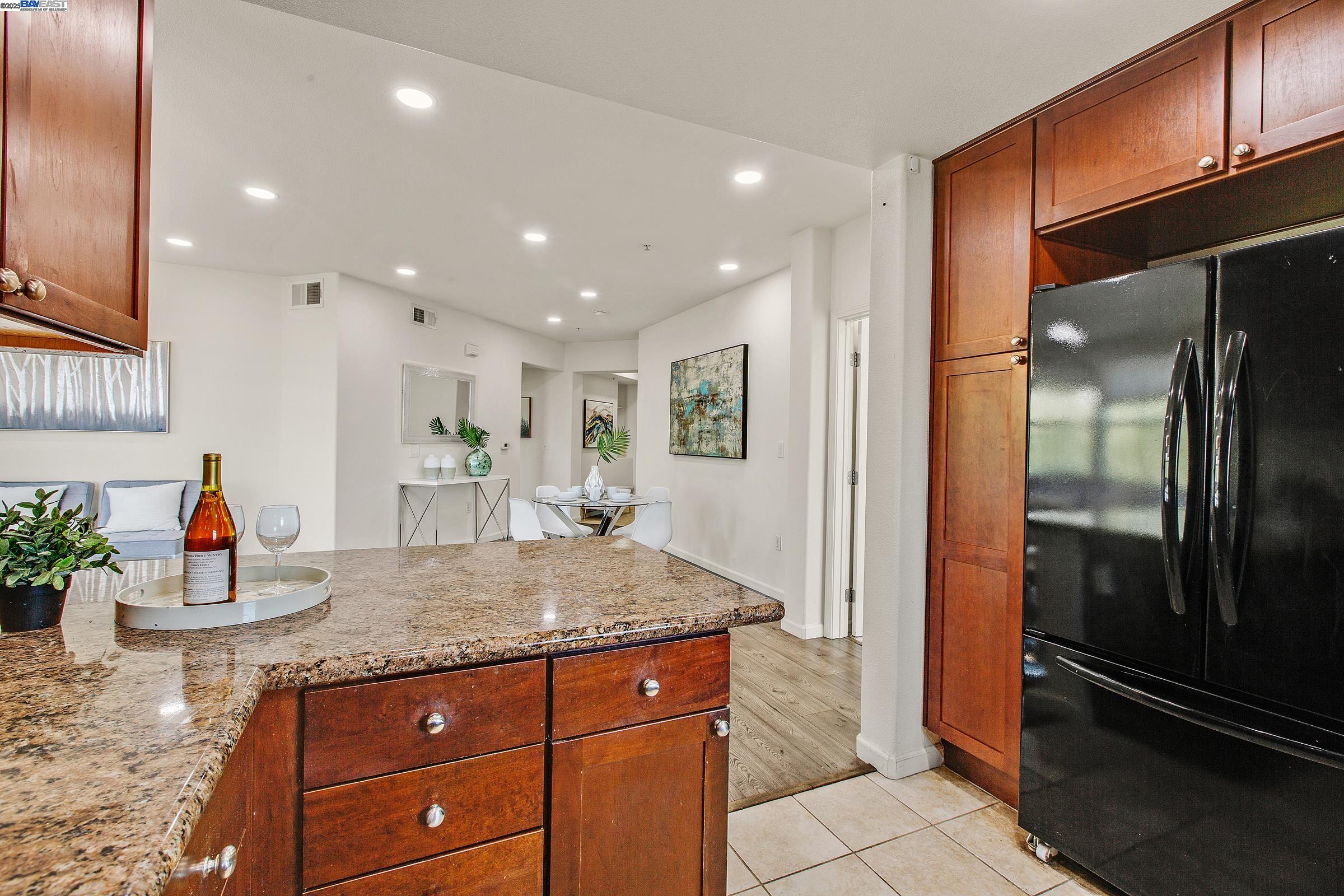 Detail Gallery Image 16 of 50 For 800 S Abel St #303,  Milpitas,  CA 95035 - 3 Beds | 2 Baths
