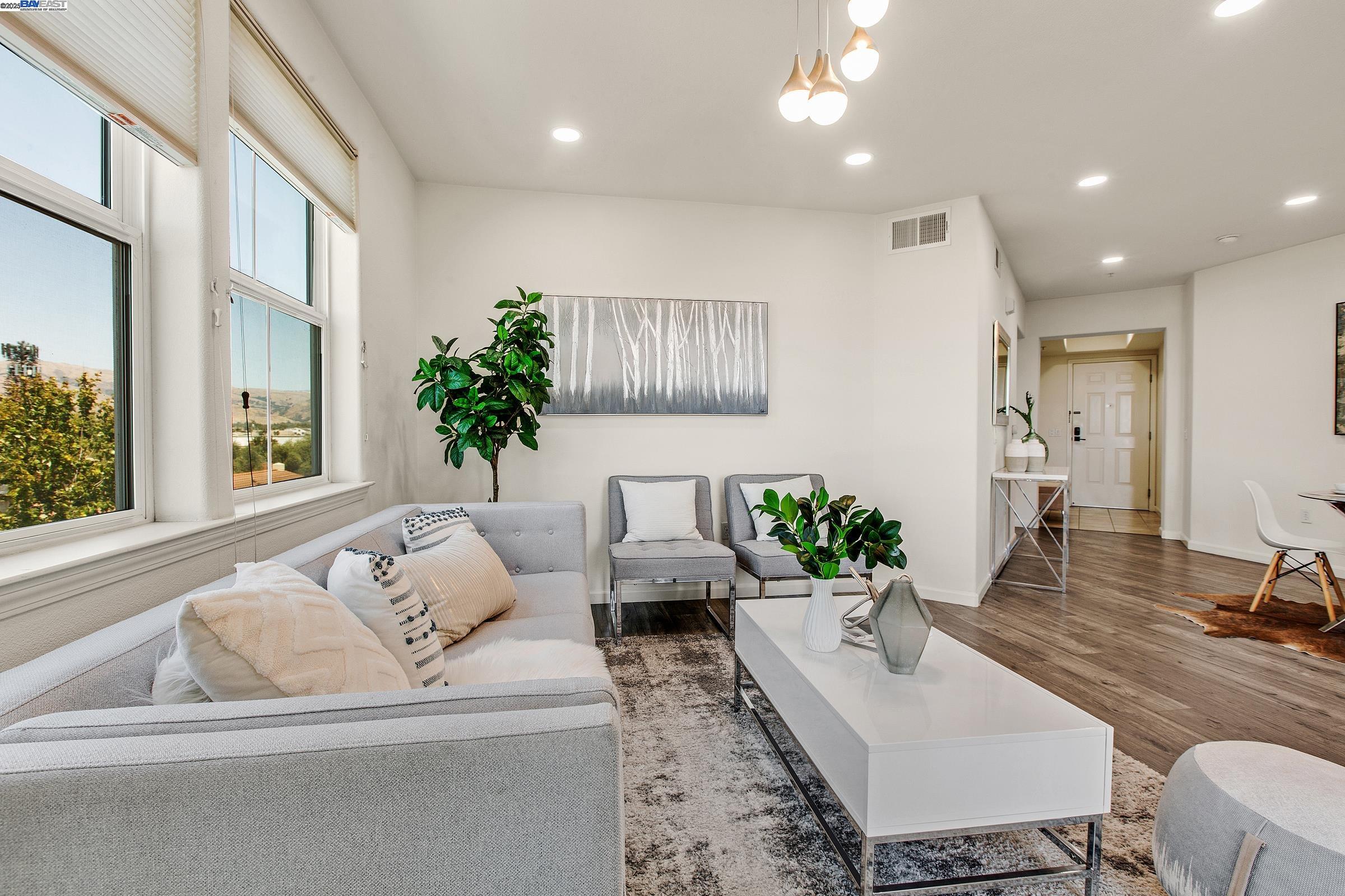 Detail Gallery Image 9 of 50 For 800 S Abel St #303,  Milpitas,  CA 95035 - 3 Beds | 2 Baths
