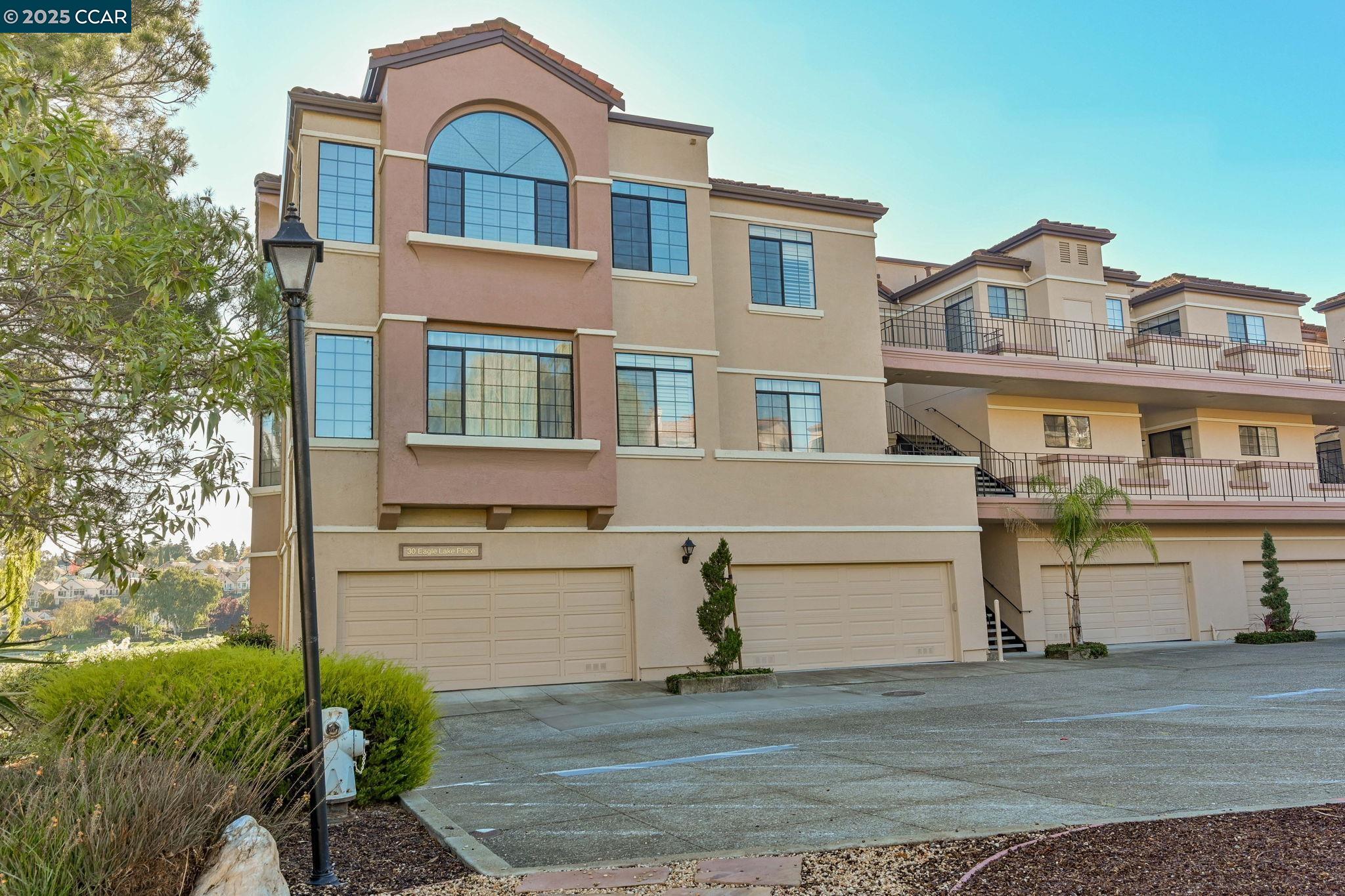 Detail Gallery Image 2 of 19 For 30 Eagle Lake Place #11,  San Ramon,  CA 94582 - 2 Beds | 2 Baths