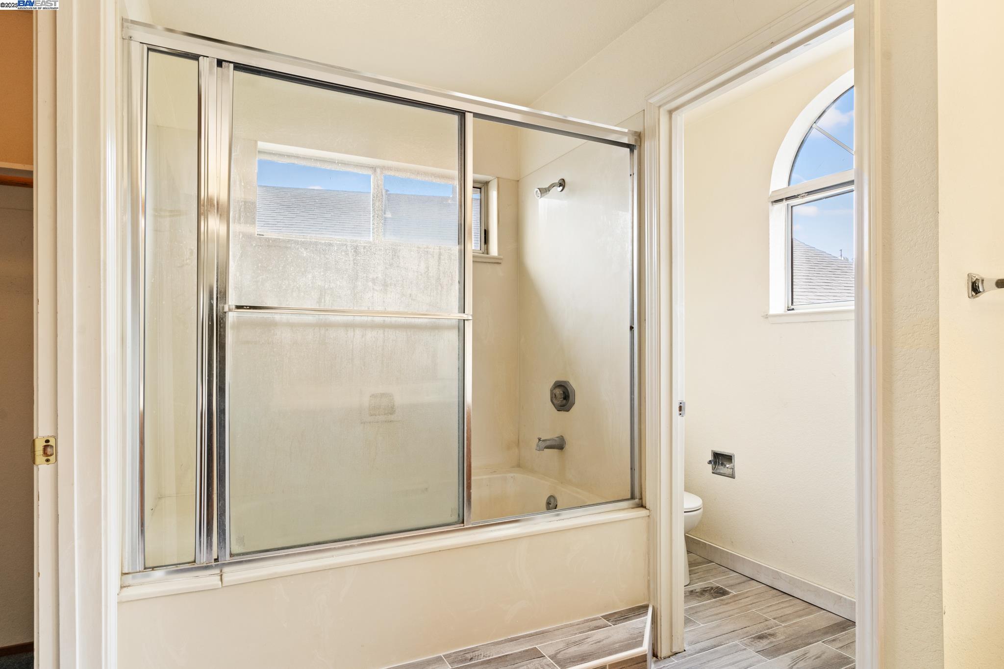 Detail Gallery Image 26 of 34 For 104 Bridgeview Ct, Crockett,  CA 94525 - 3 Beds | 2/1 Baths
